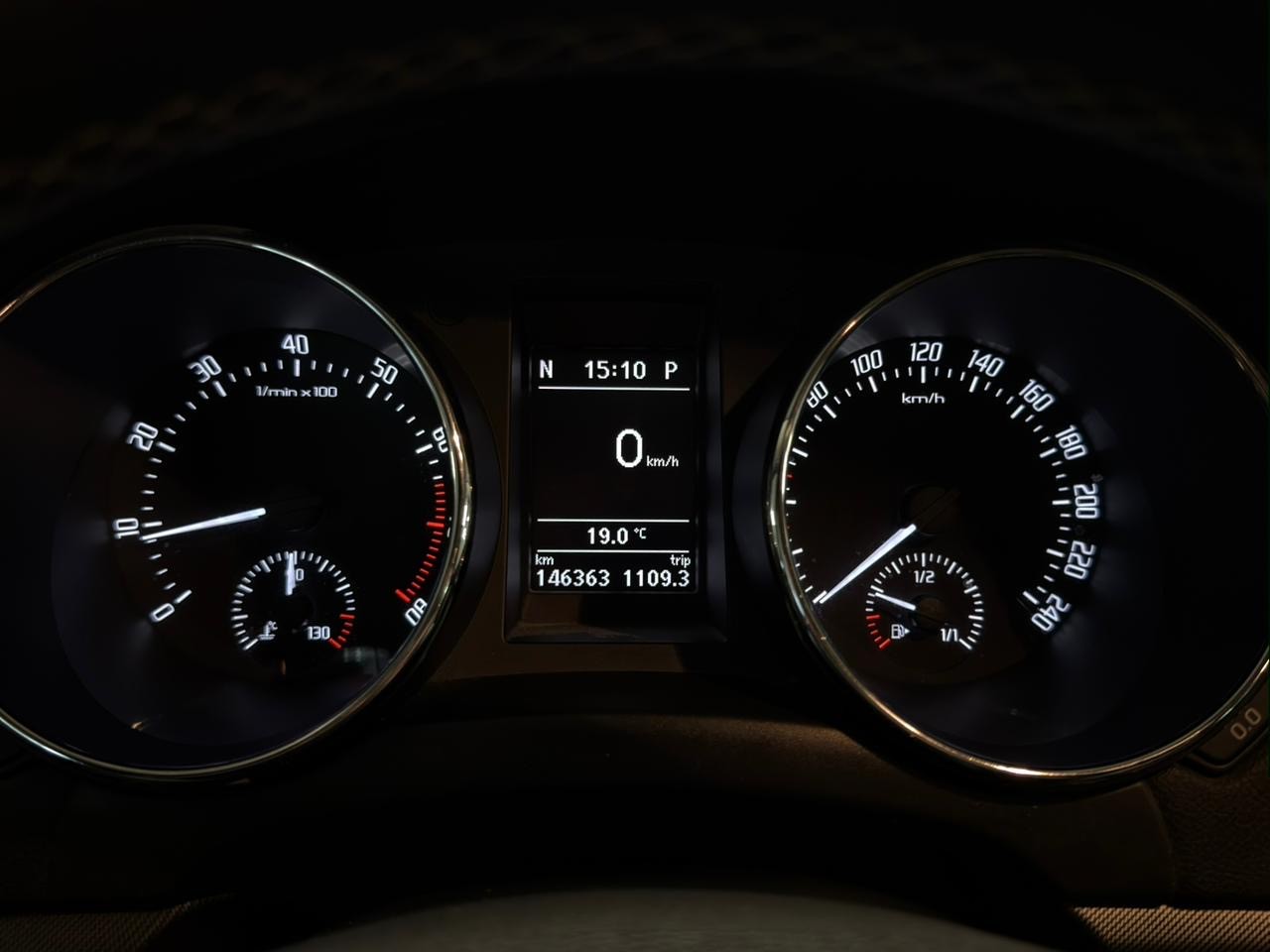 SKODA Yeti 1.8 TSI Ambition 4x4 DSG-image-11