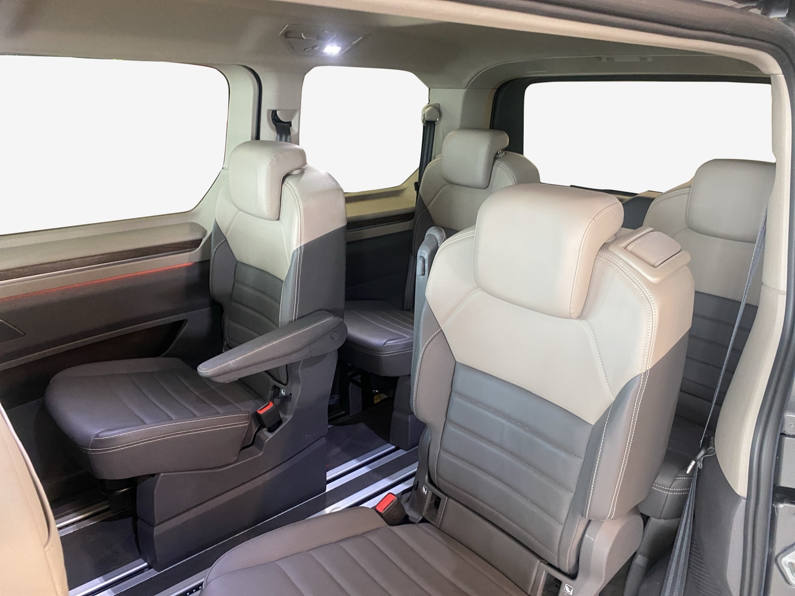 VW Multivan 1.4 eHybrid Style Liberty DSG-image-11