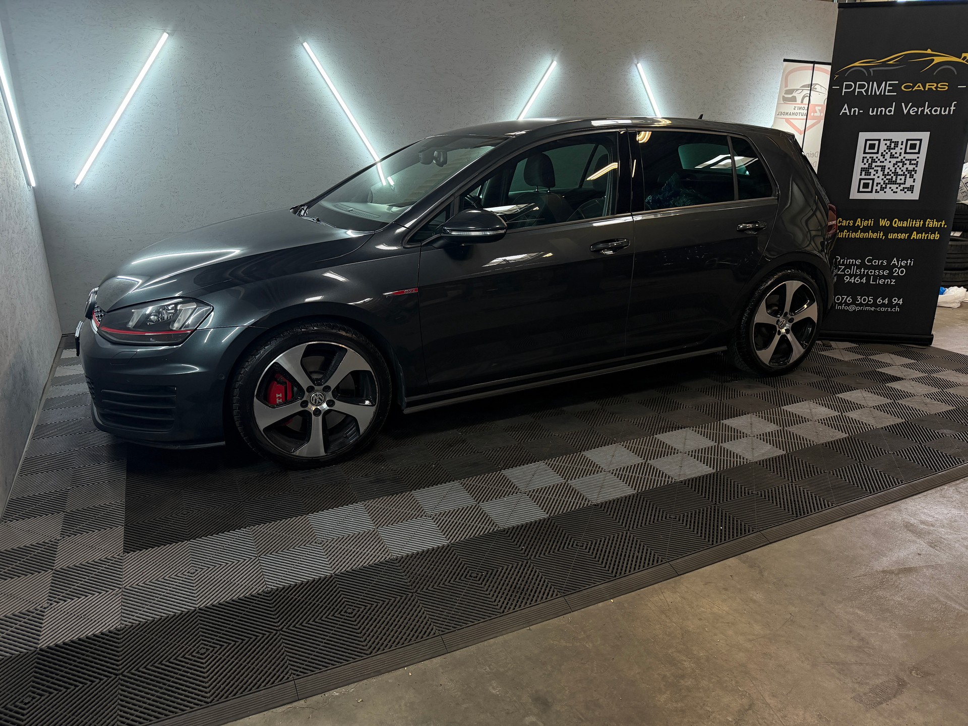 VW Golf 2.0 TSI GTI Performance DSG-showroom-element-3