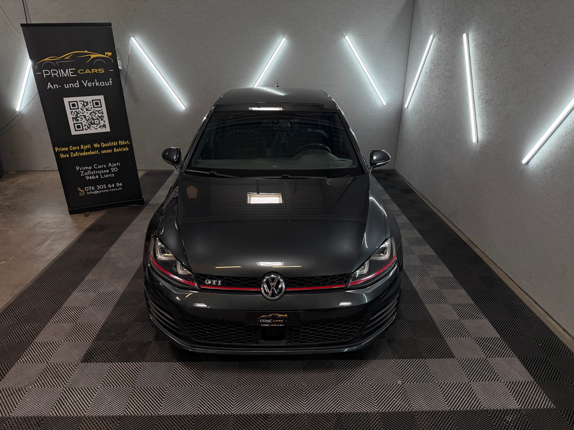 VW Golf 2.0 TSI GTI Performance DSG-showroom-element-2