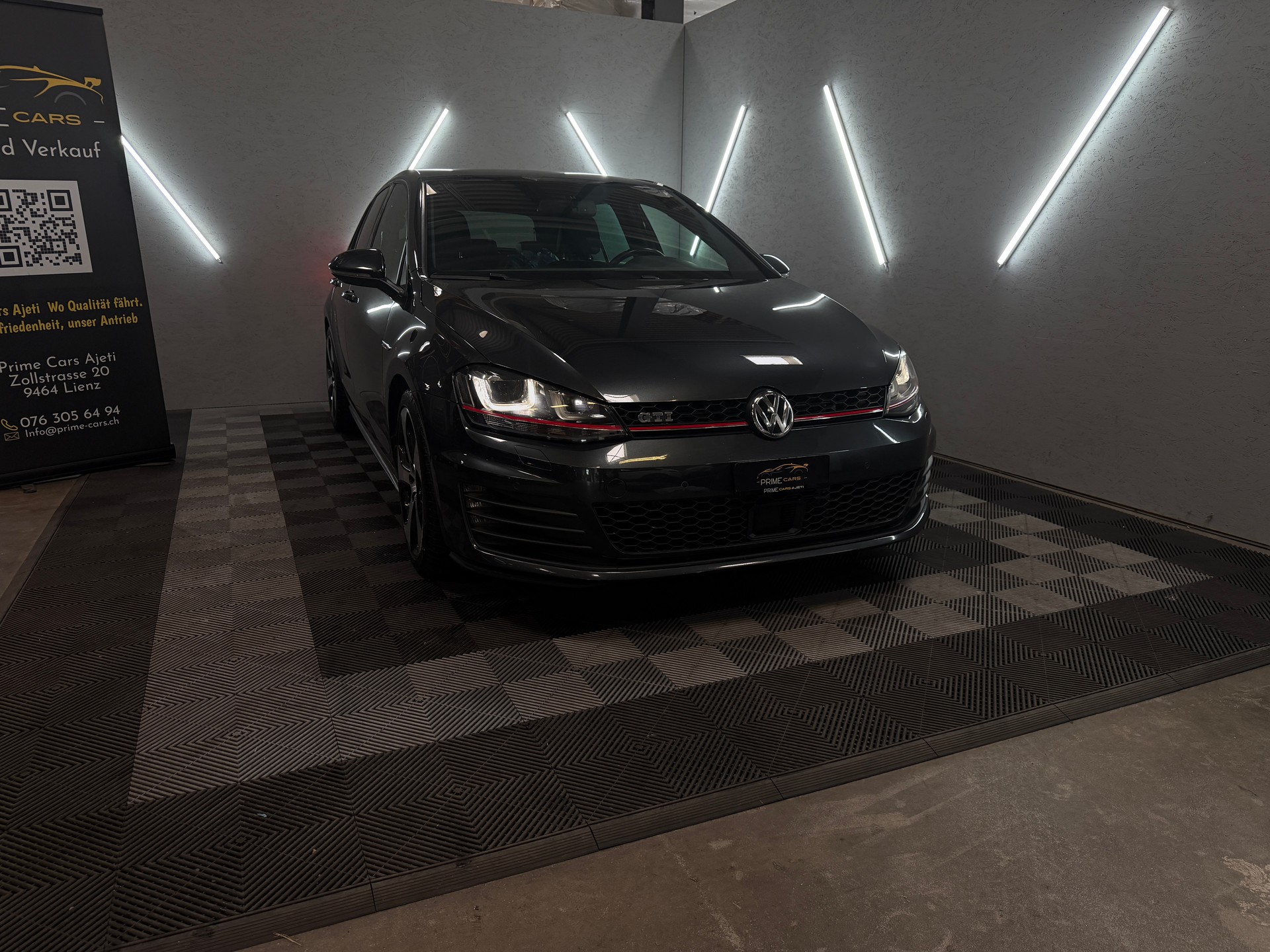 VW Golf 2.0 TSI GTI Performance DSG-showroom-element-1