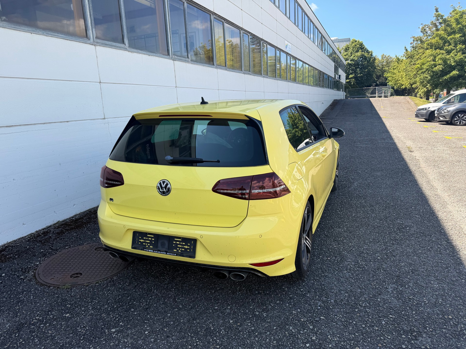 VW Golf 2.0 TSI R 4Motion-image-5