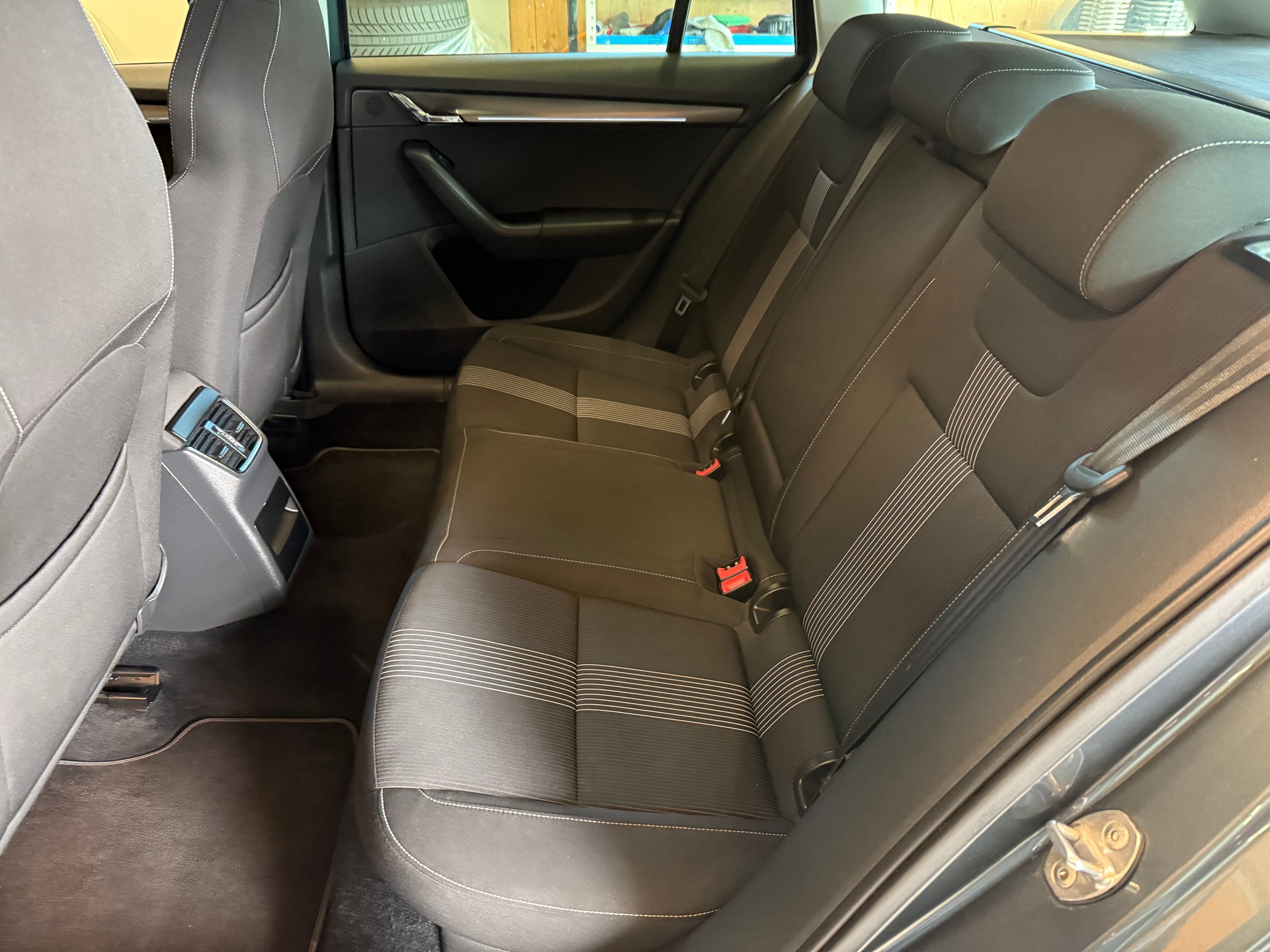 SKODA Octavia Combi 1.4 TSI Style-image-7
