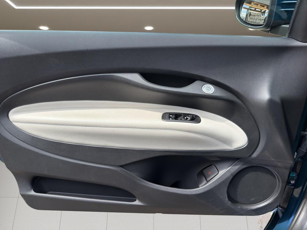 FIAT 500e Cabrio La Prima-image-14