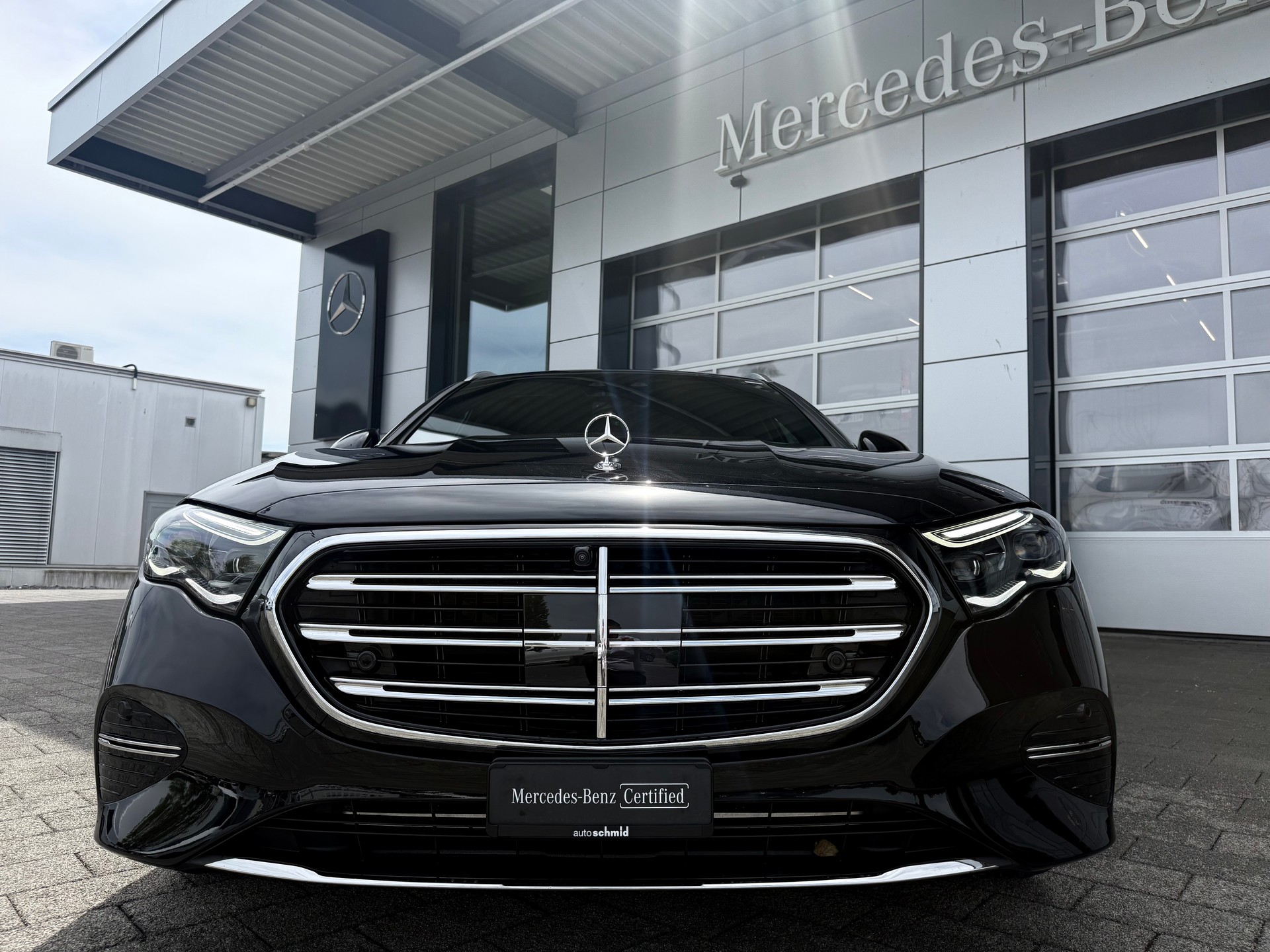 MERCEDES-BENZ E 300 de EXCLUSIVE T 4Matic EQ Hybrid 9G-Tronic-showroom-element-2