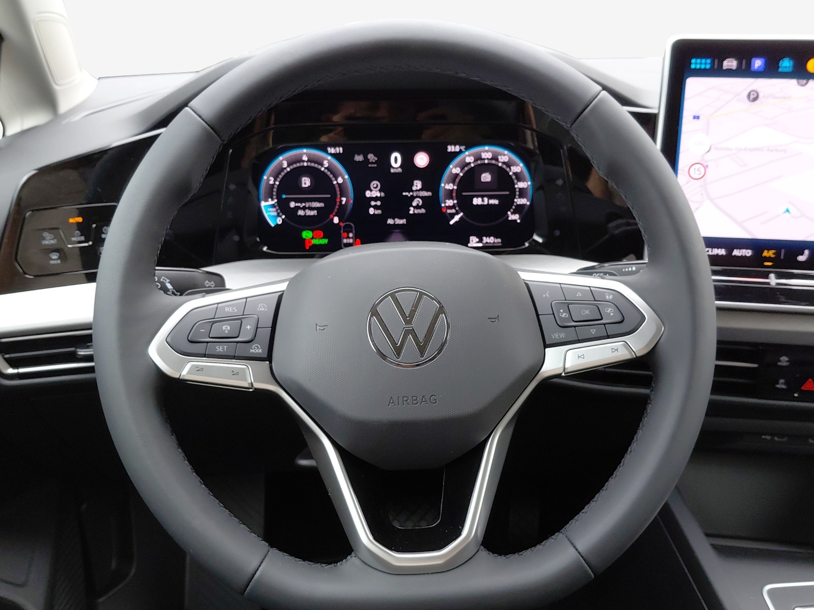 VW Golf 1.5 e TSI mHEV United DSG-image-9