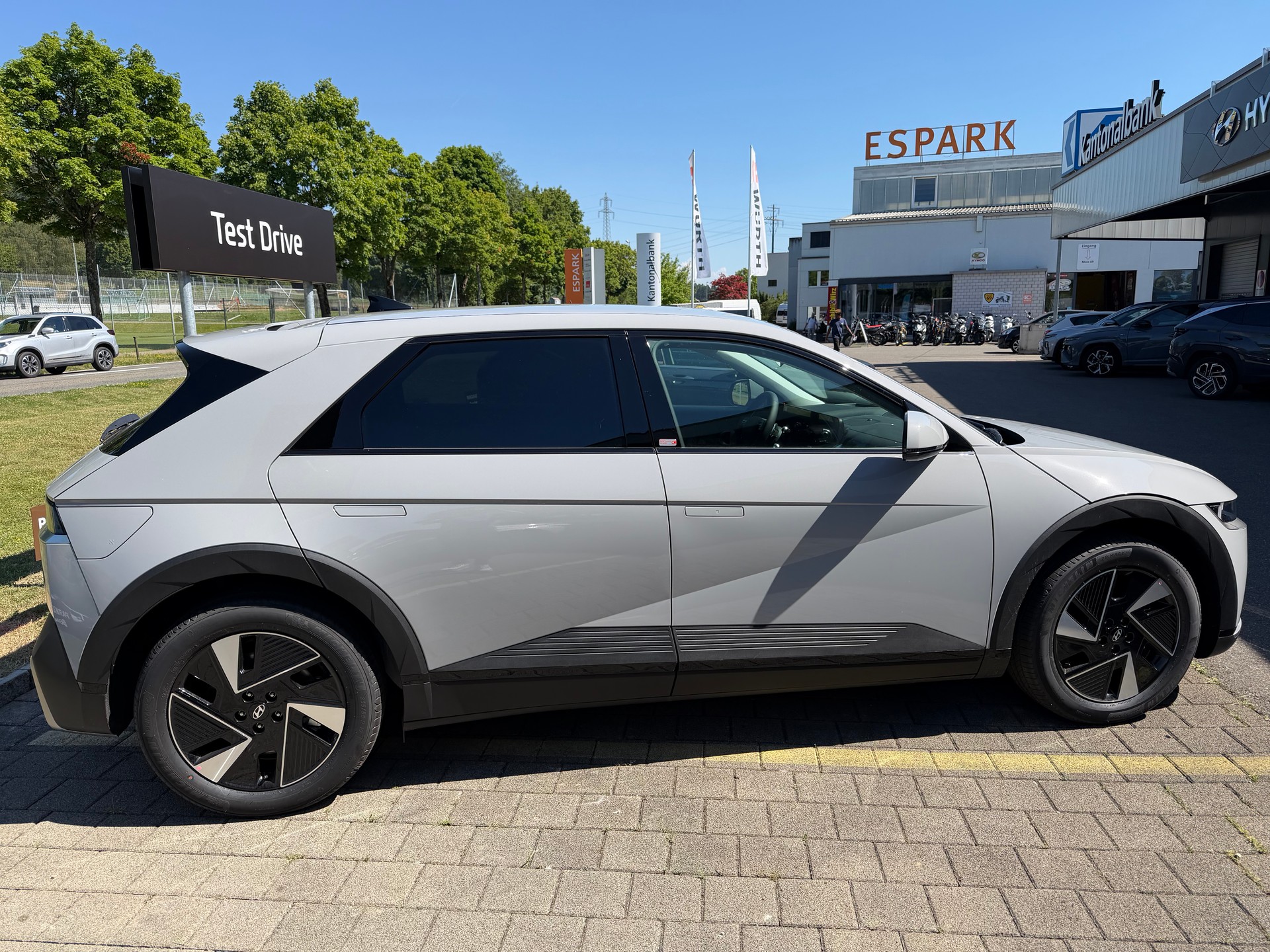 HYUNDAI Ioniq 5 Amplia 84kWh-showroom-element-3