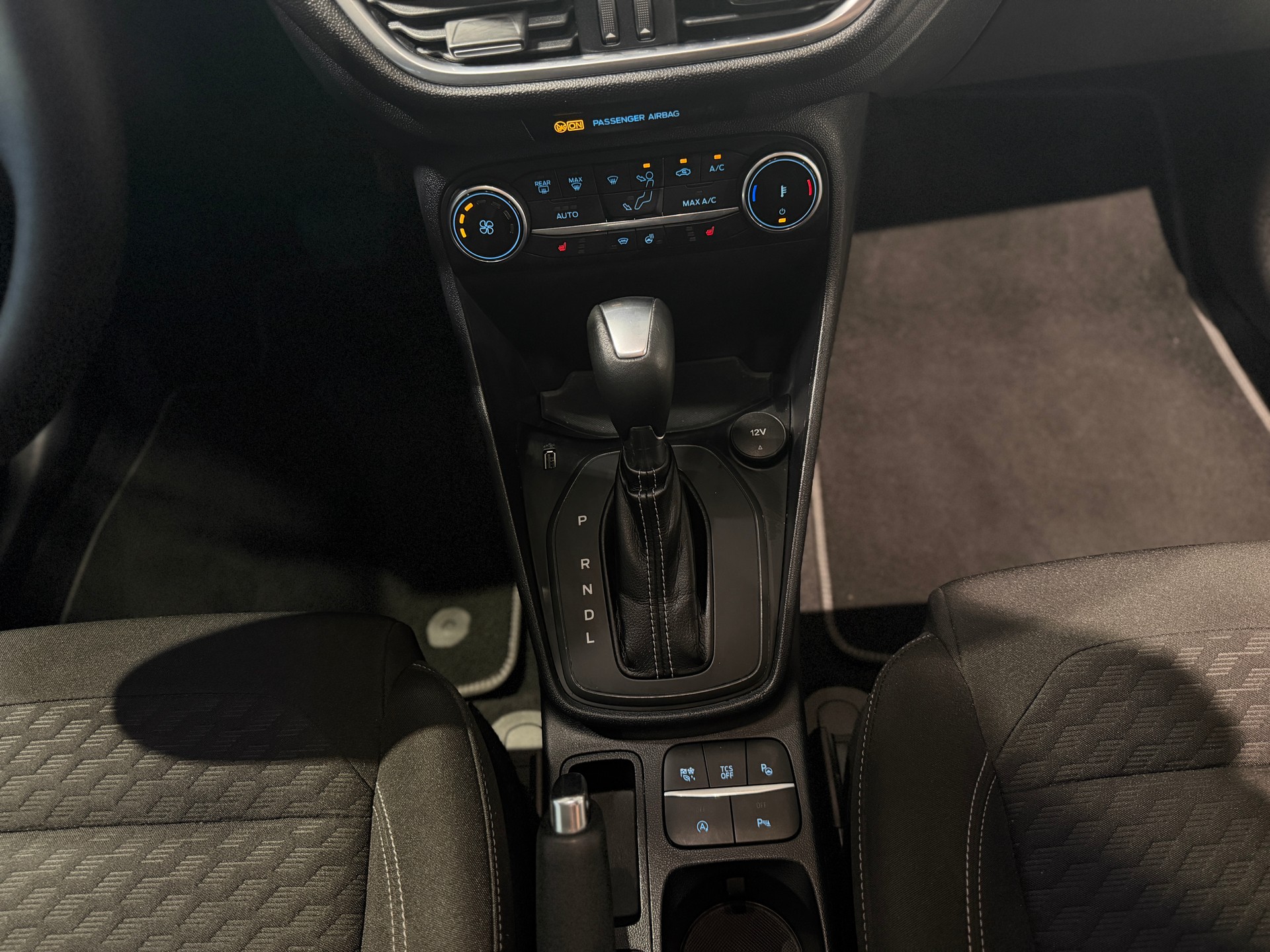 FORD Fiesta 1.0 SCTi MHEV Titanium X Automat-image-18