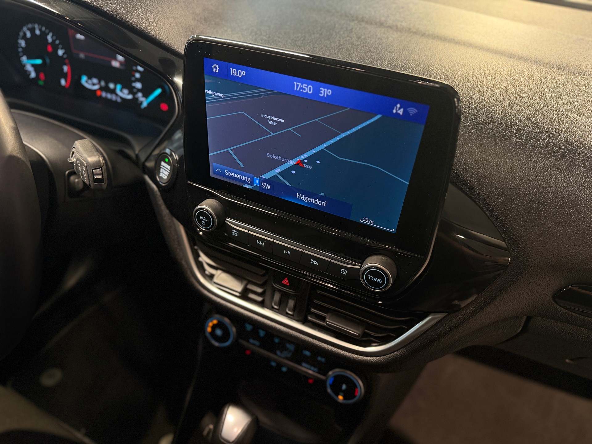 FORD Fiesta 1.0 SCTi MHEV Titanium X Automat-image-17