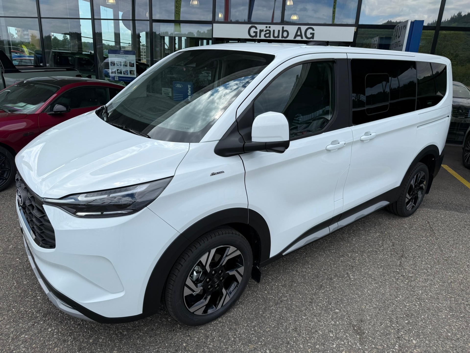 FORD Tourneo Bus 340 L1H1 PHEV Active-showroom-element-2