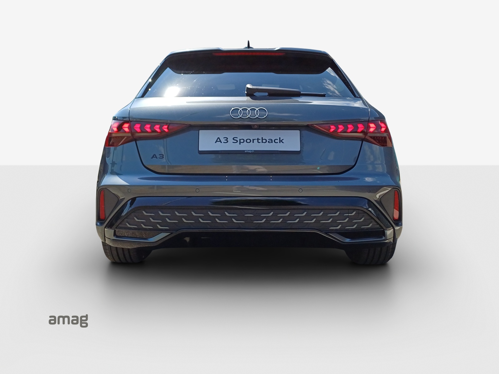 AUDI A3 Sportback TFSI 110 kW S line Attraction S tronic-image-3