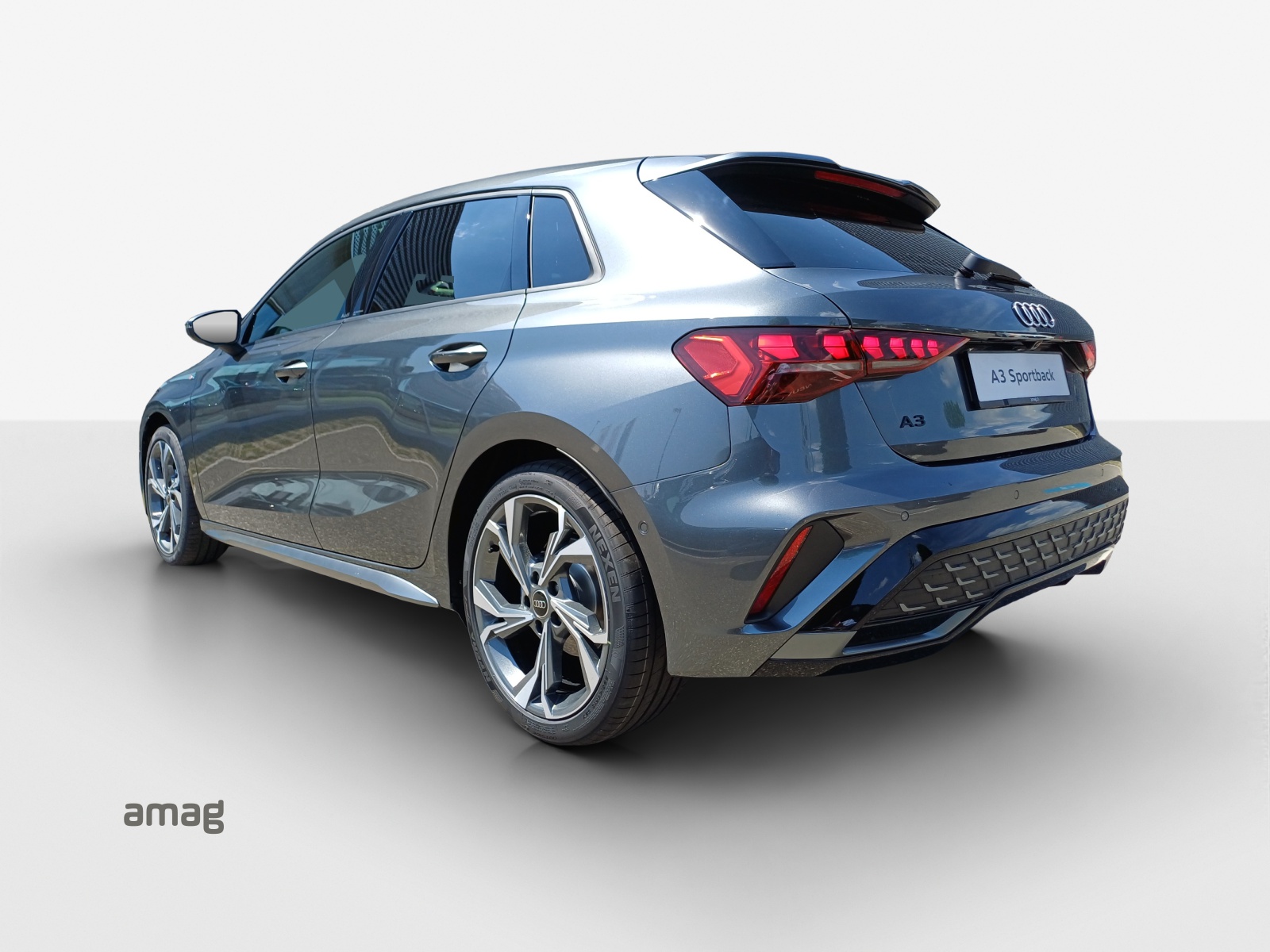AUDI A3 Sportback TFSI 110 kW S line Attraction S tronic-image-2