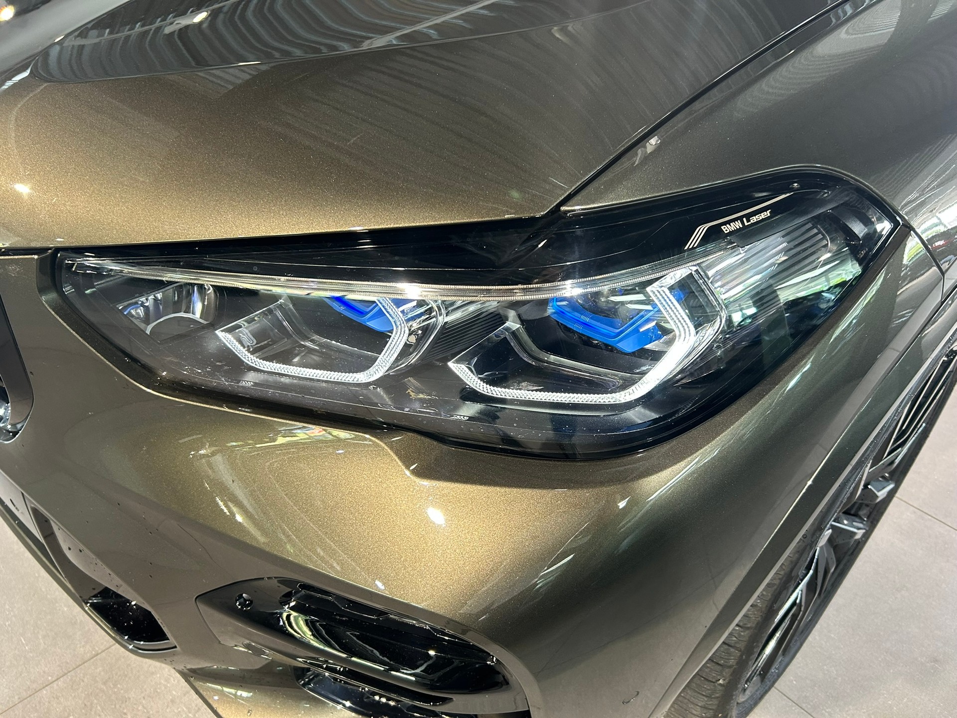 BMW X5 xDrive 48V 40d M Sport Steptronic-image-17