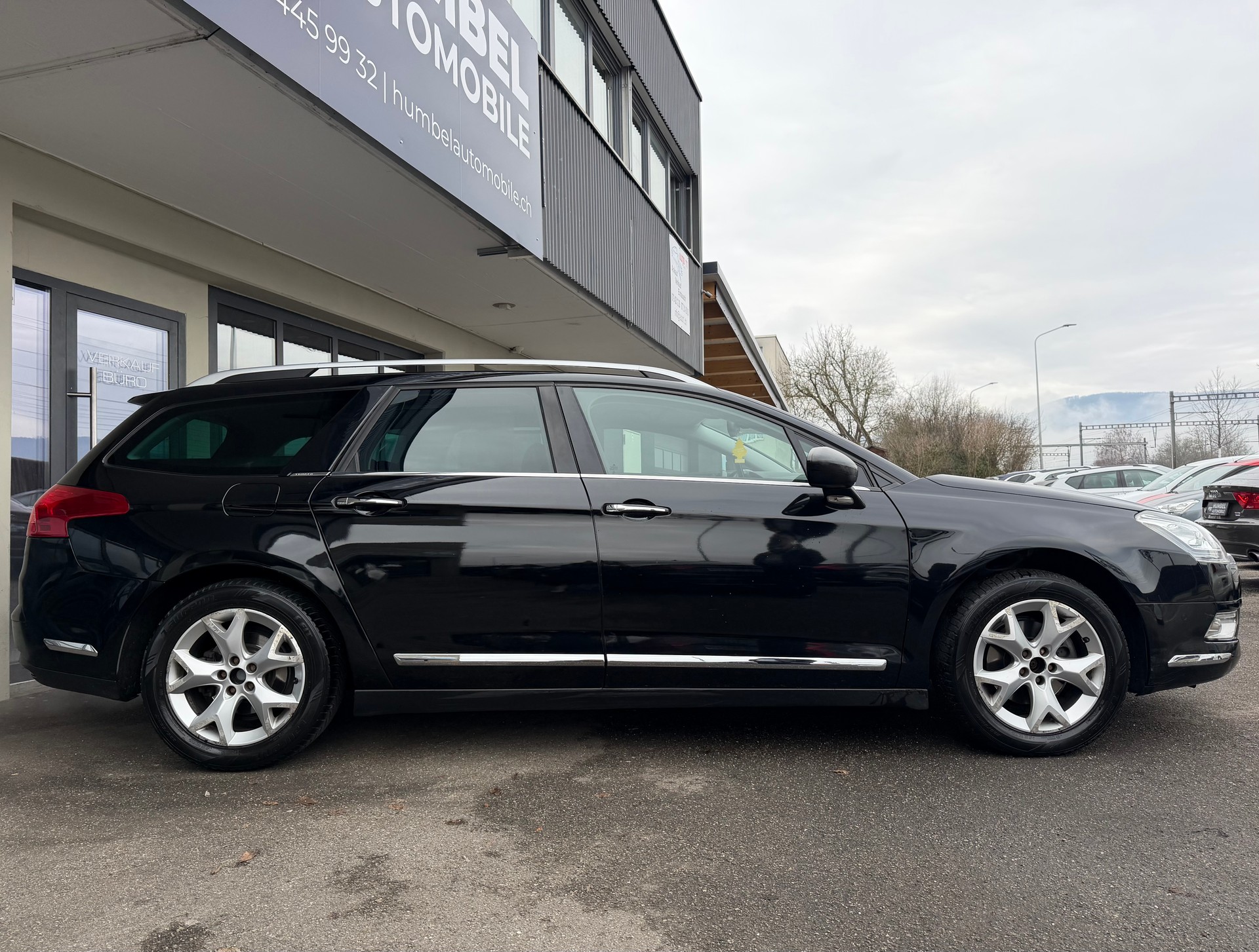CITROEN C5 Tourer 1.6 Turbo Exclusive Automatic-image-4
