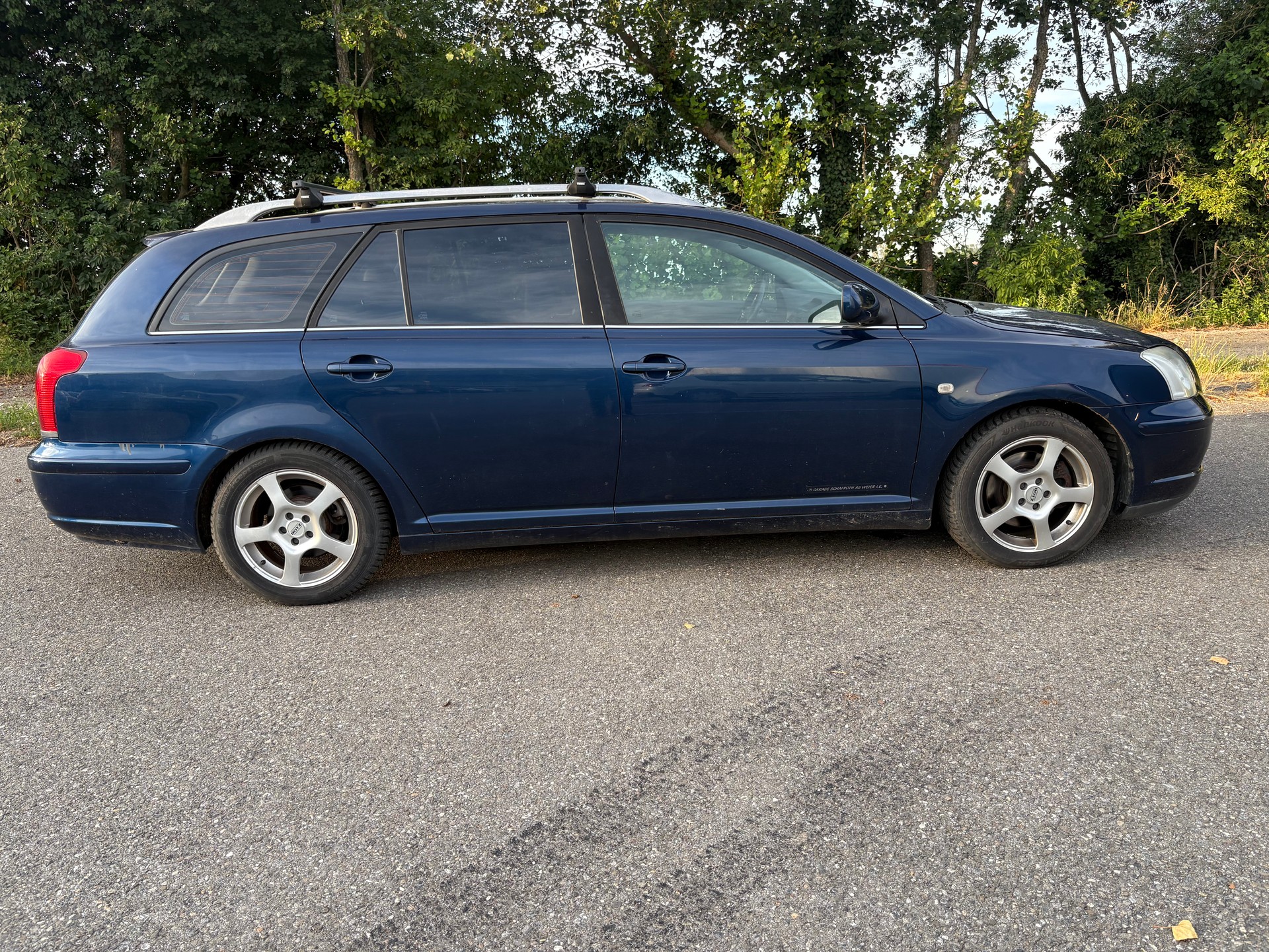 TOYOTA Avensis 2.0 D4 VVT-i Linea Sol Sportswagon-image-8