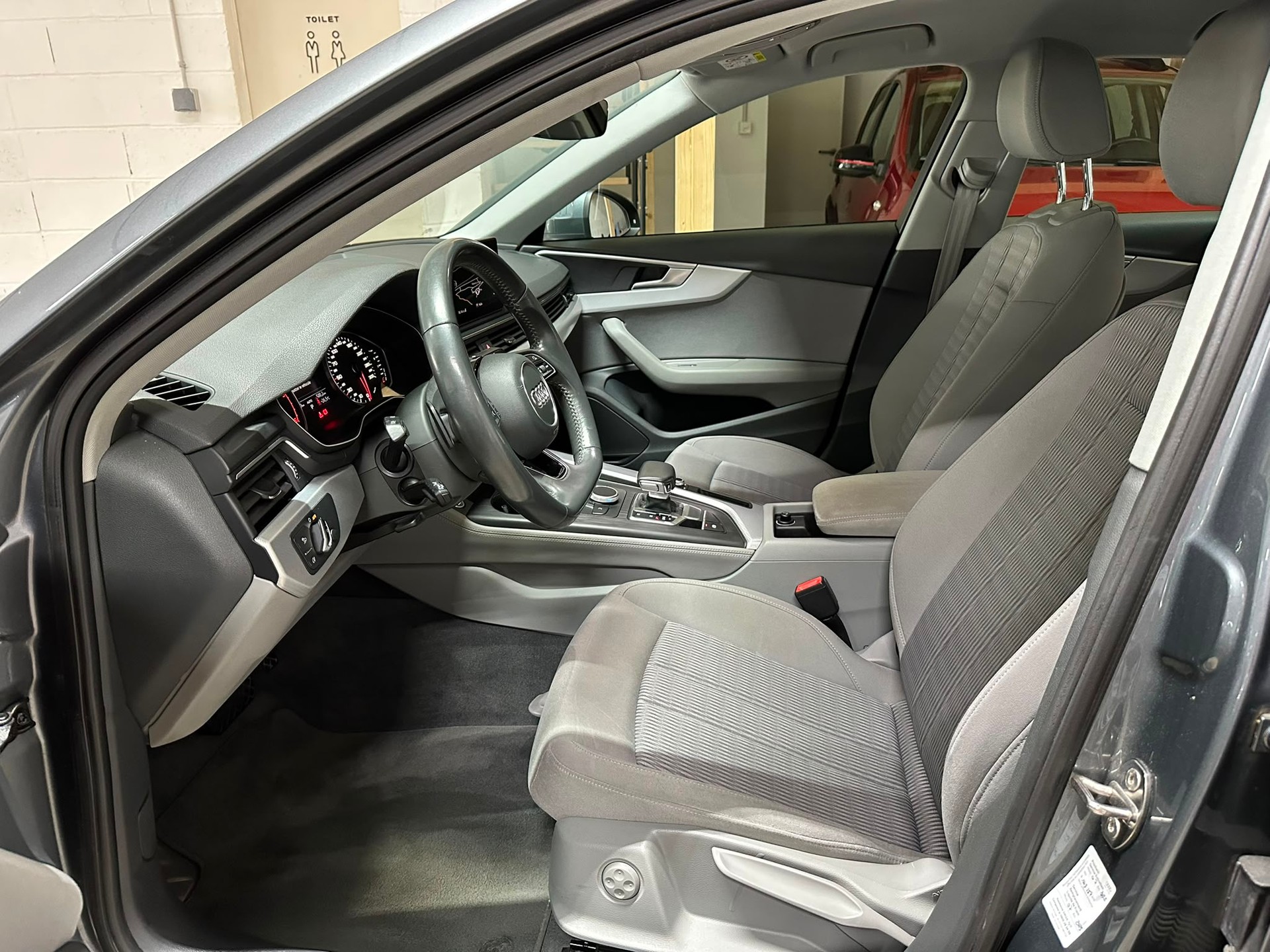AUDI A4 Limousine 3.0 TDI S-tronic-image-11