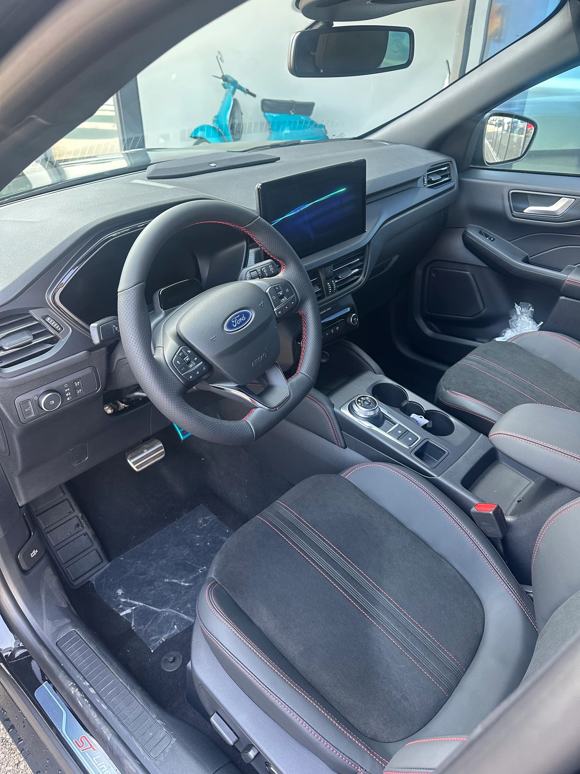 FORD Kuga 2.5 Hybrid ST-Line X 4x4 FHEV-image-10
