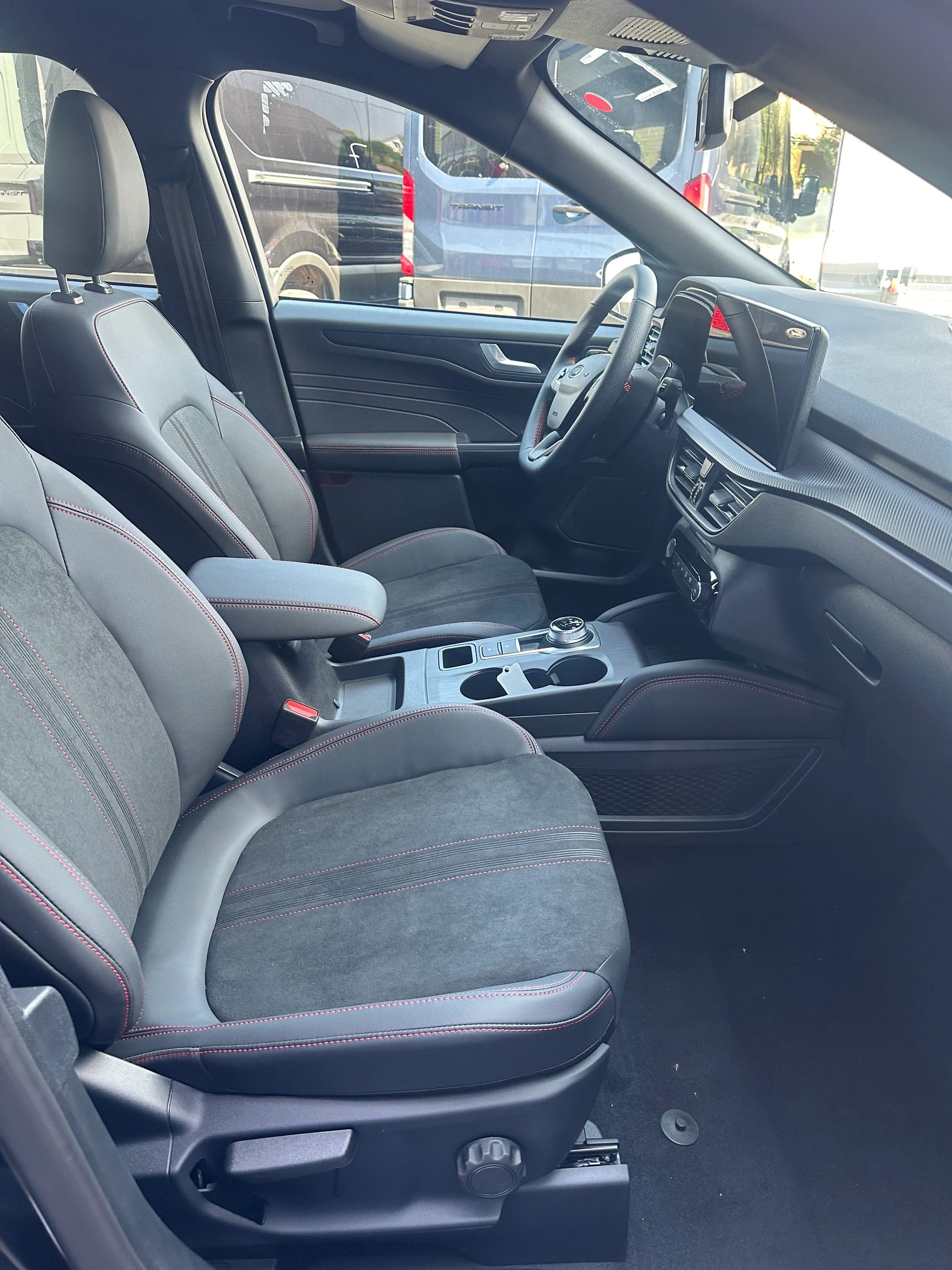 FORD Kuga 2.5 Hybrid ST-Line X 4x4 FHEV-image-13