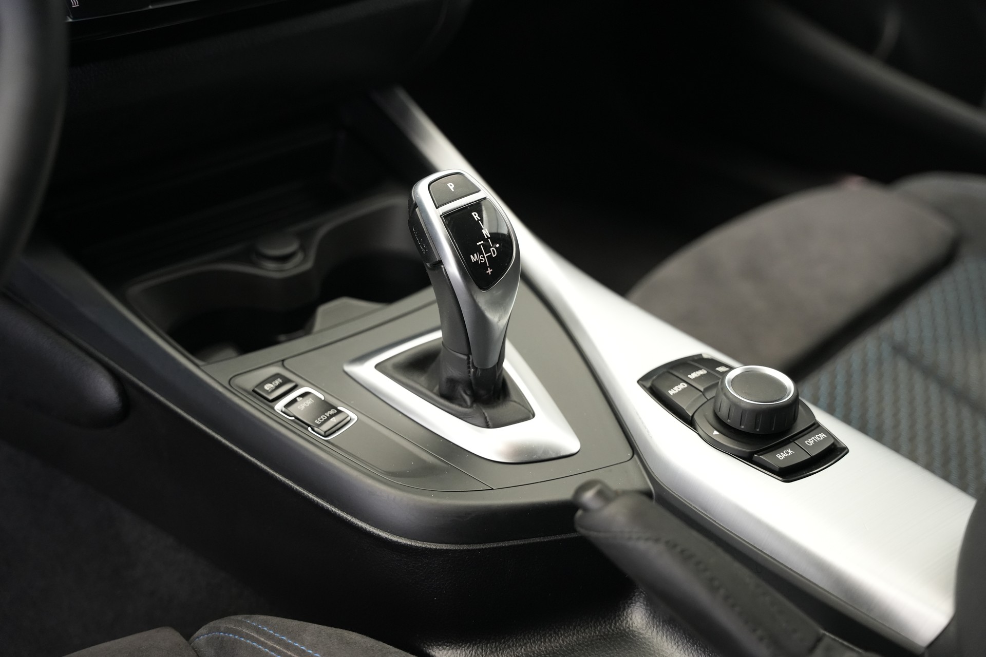 BMW M140i xDrive Steptronic *CH-Fahrzeug*-image-19