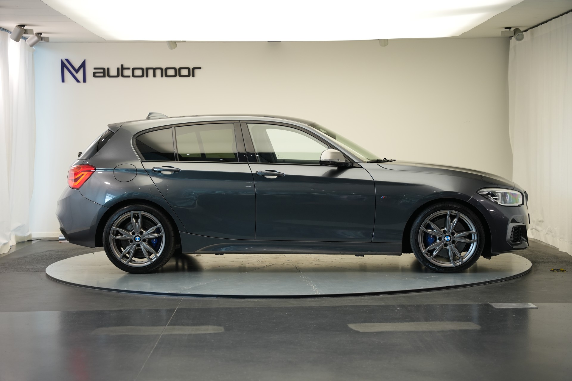 BMW M140i xDrive Steptronic *CH-Fahrzeug*-showroom-element-3