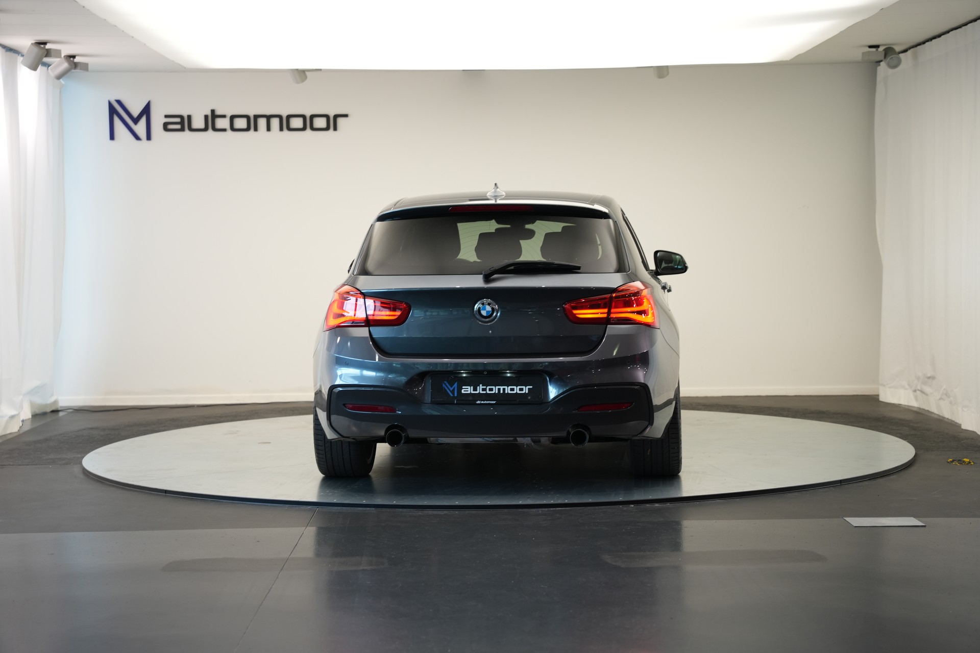 BMW M140i xDrive Steptronic *CH-Fahrzeug*-image-5