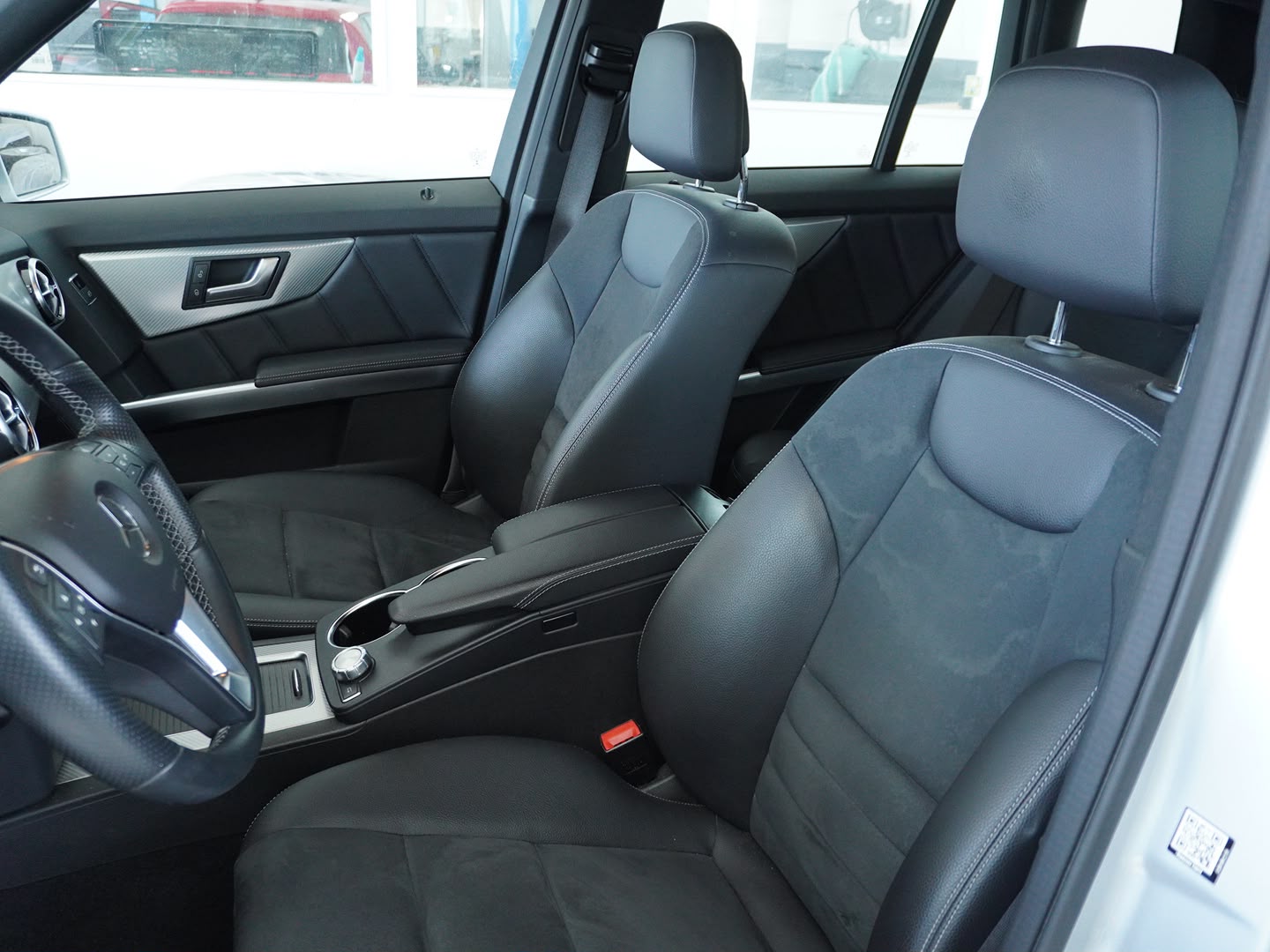 MERCEDES-BENZ GLK 220 BlueTEC 4Matic 7G-Tronic-showroom-element-3