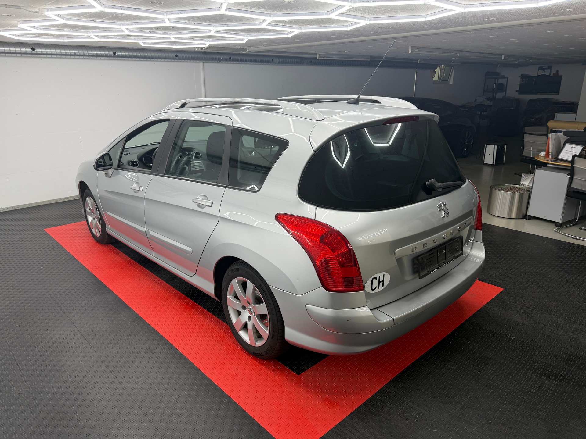 PEUGEOT 308 SW 1.6 HDI Trendy EGS6-image-5