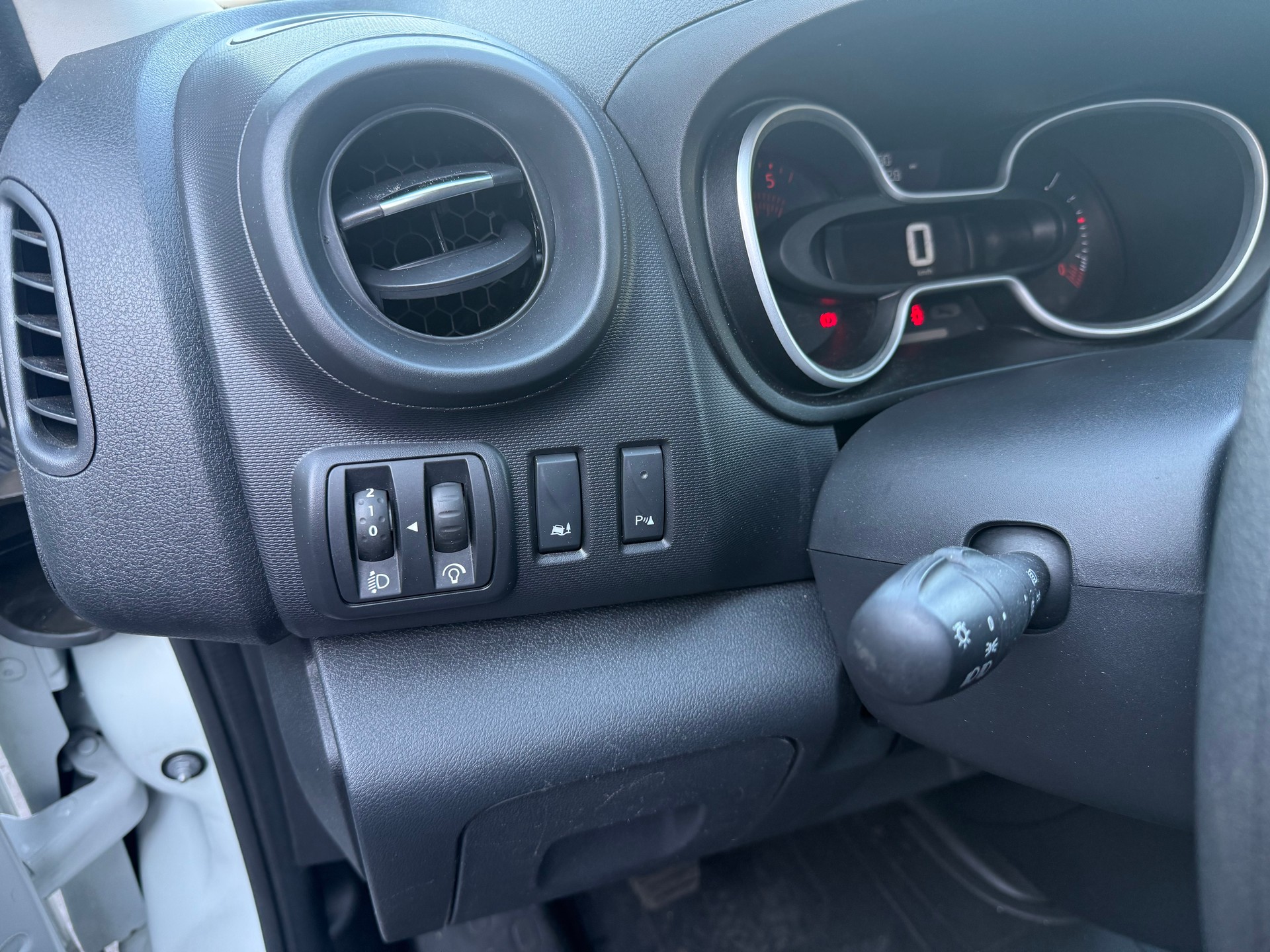 RENAULT Trafic 2.0 Energy dCi 120 3.0t L1H1-image-10