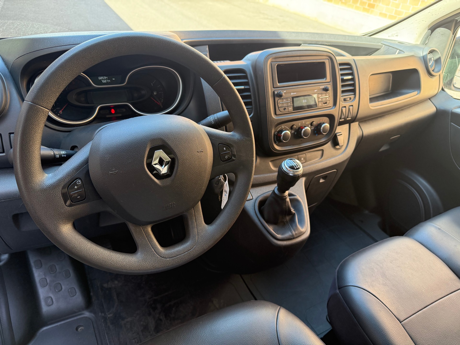 RENAULT Trafic 2.0 Energy dCi 120 3.0t L1H1-image-5
