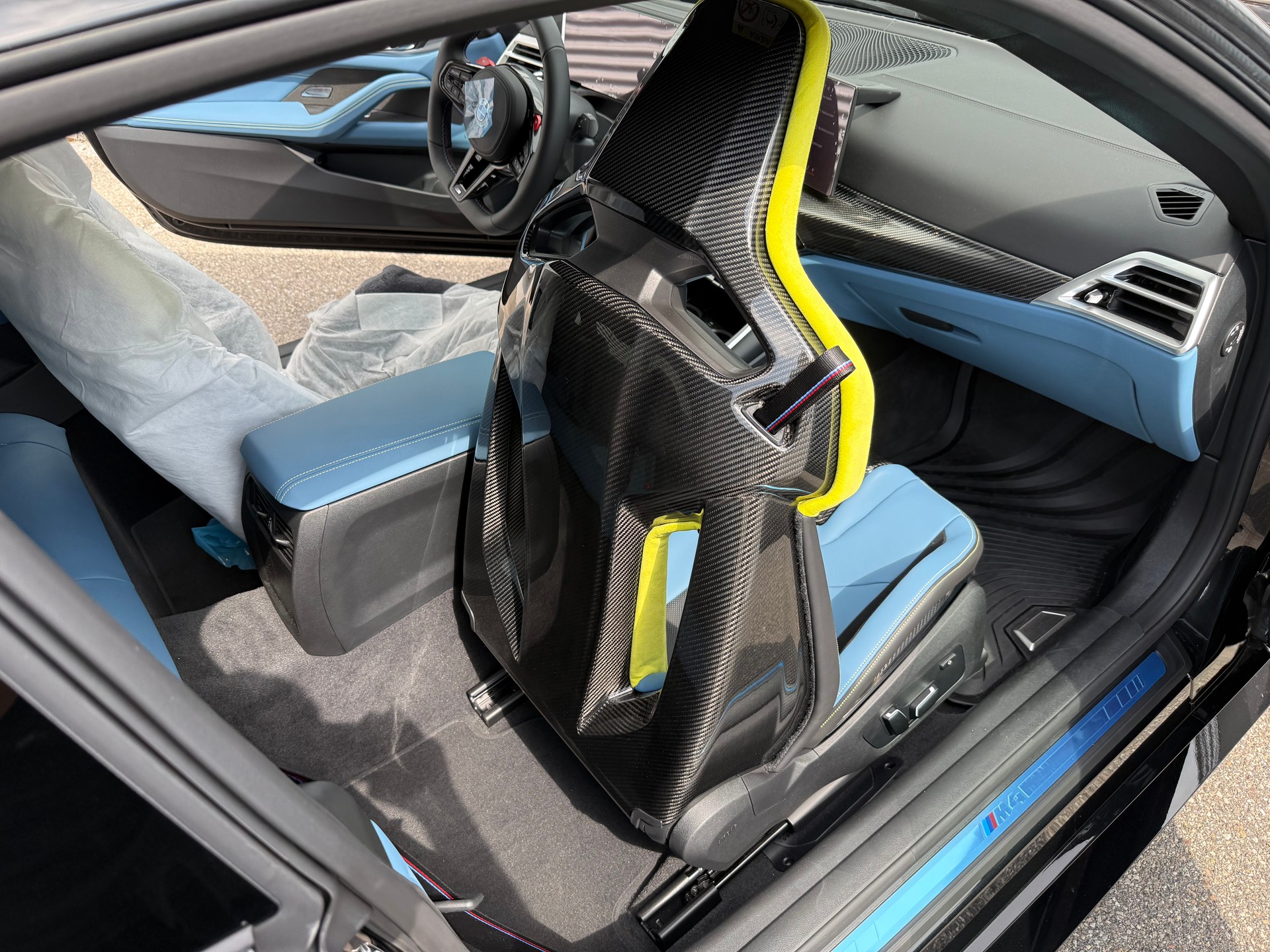 BMW M4 Coupé-image-12