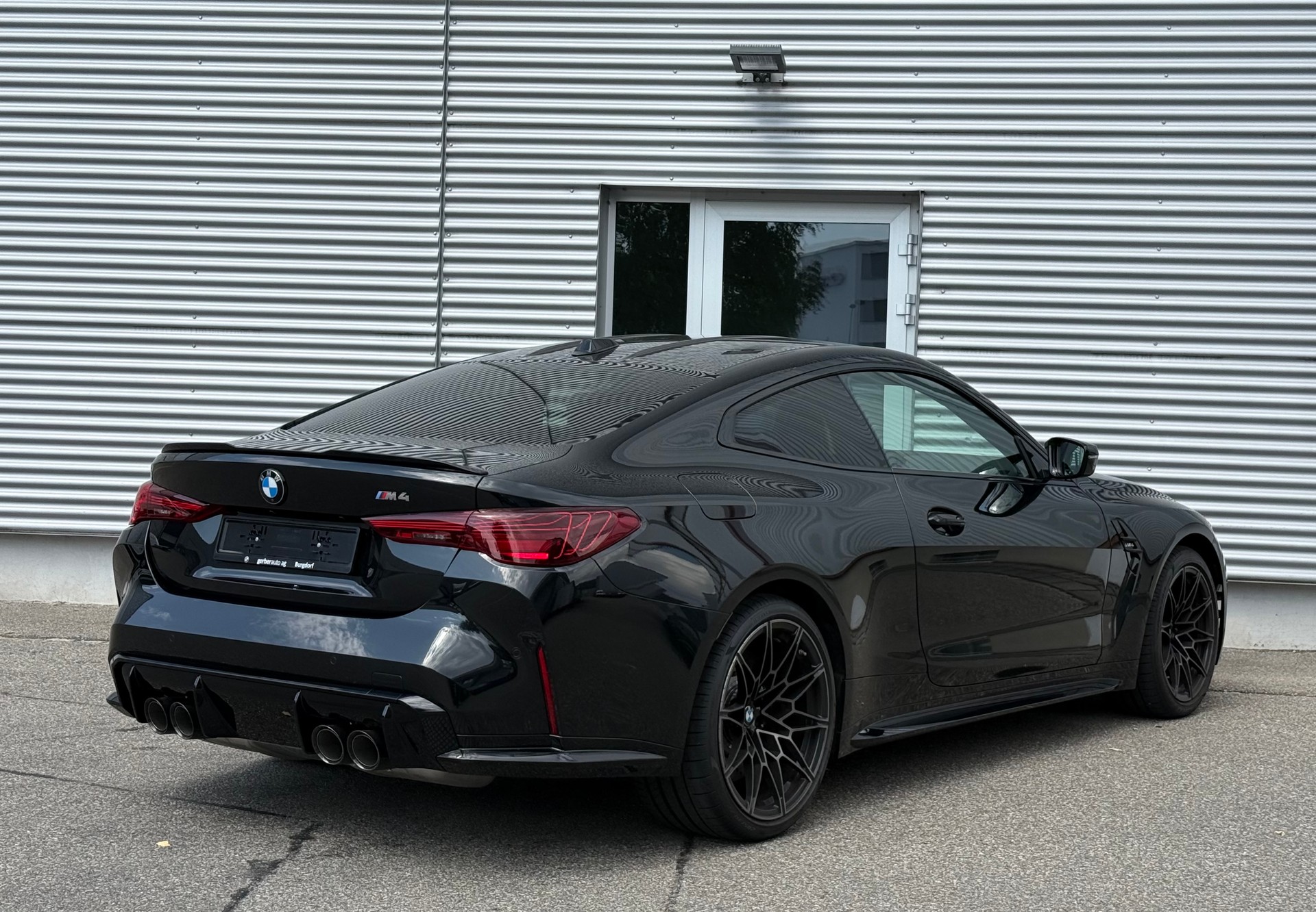BMW M4 Coupé-showroom-element-3