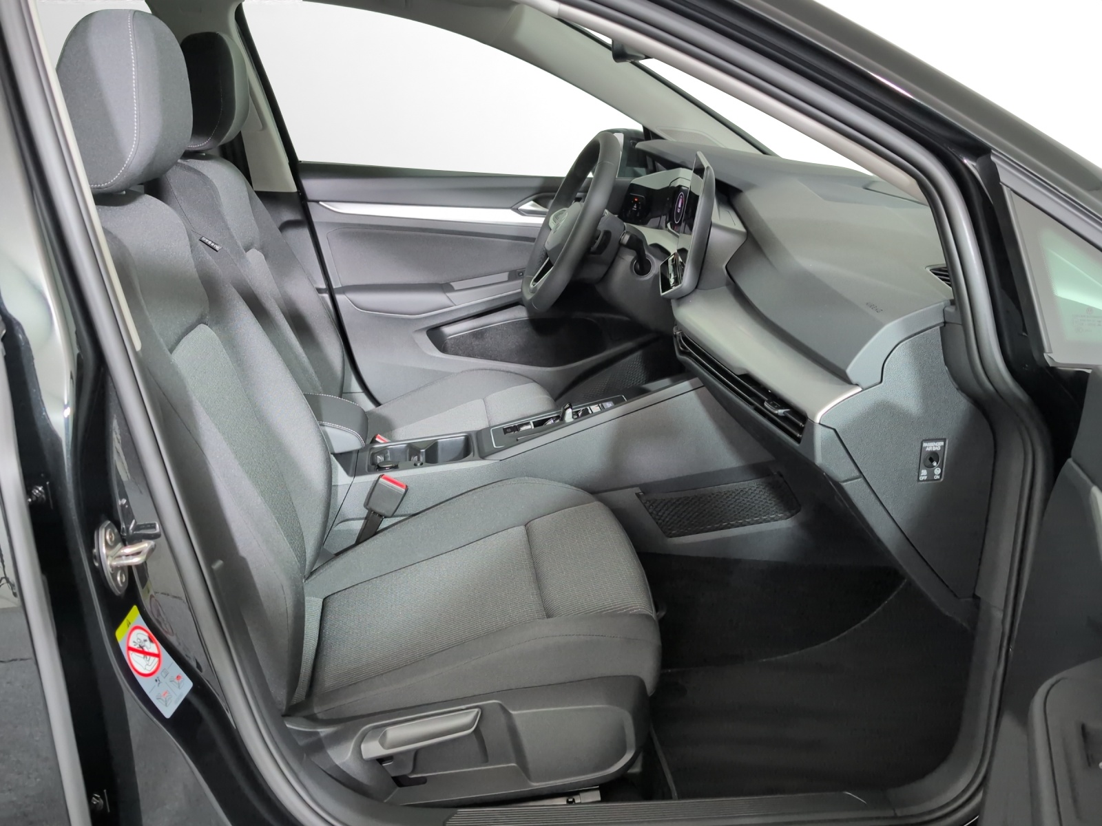 VW Golf 1.5 e TSI mHEV Basis DSG-image-6