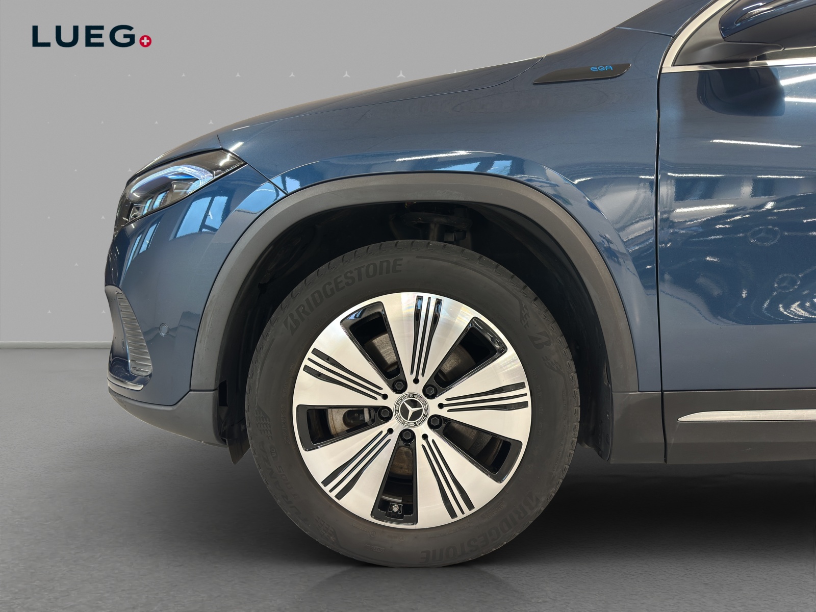 MERCEDES-BENZ EQA 300 4Matic-image-6