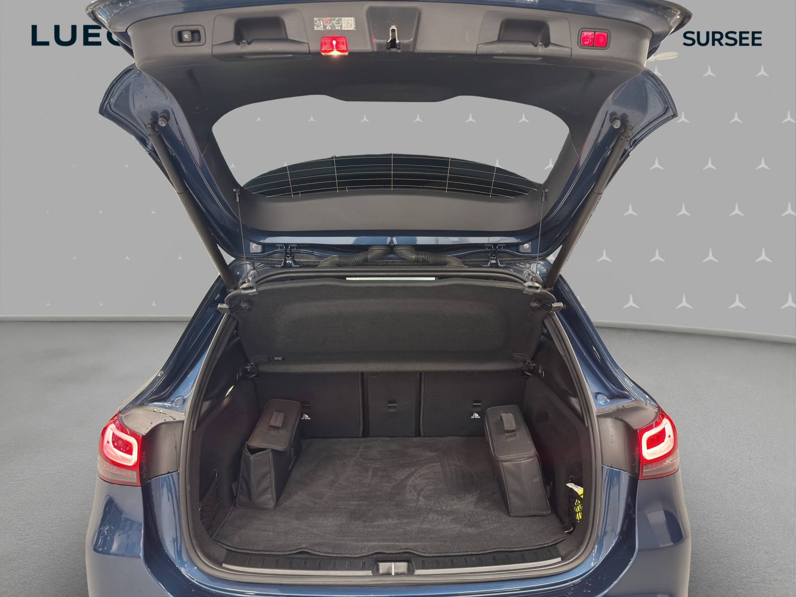 MERCEDES-BENZ EQA 300 4Matic-image-14