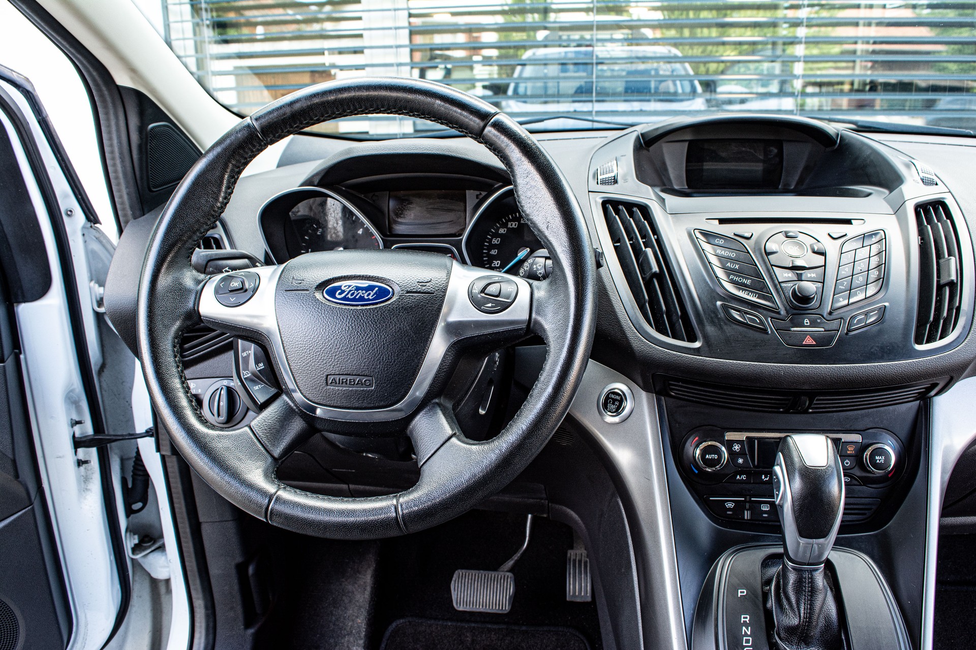 FORD Kuga 2.0 TDCi Titanium S 4WD PowerShift-image-17