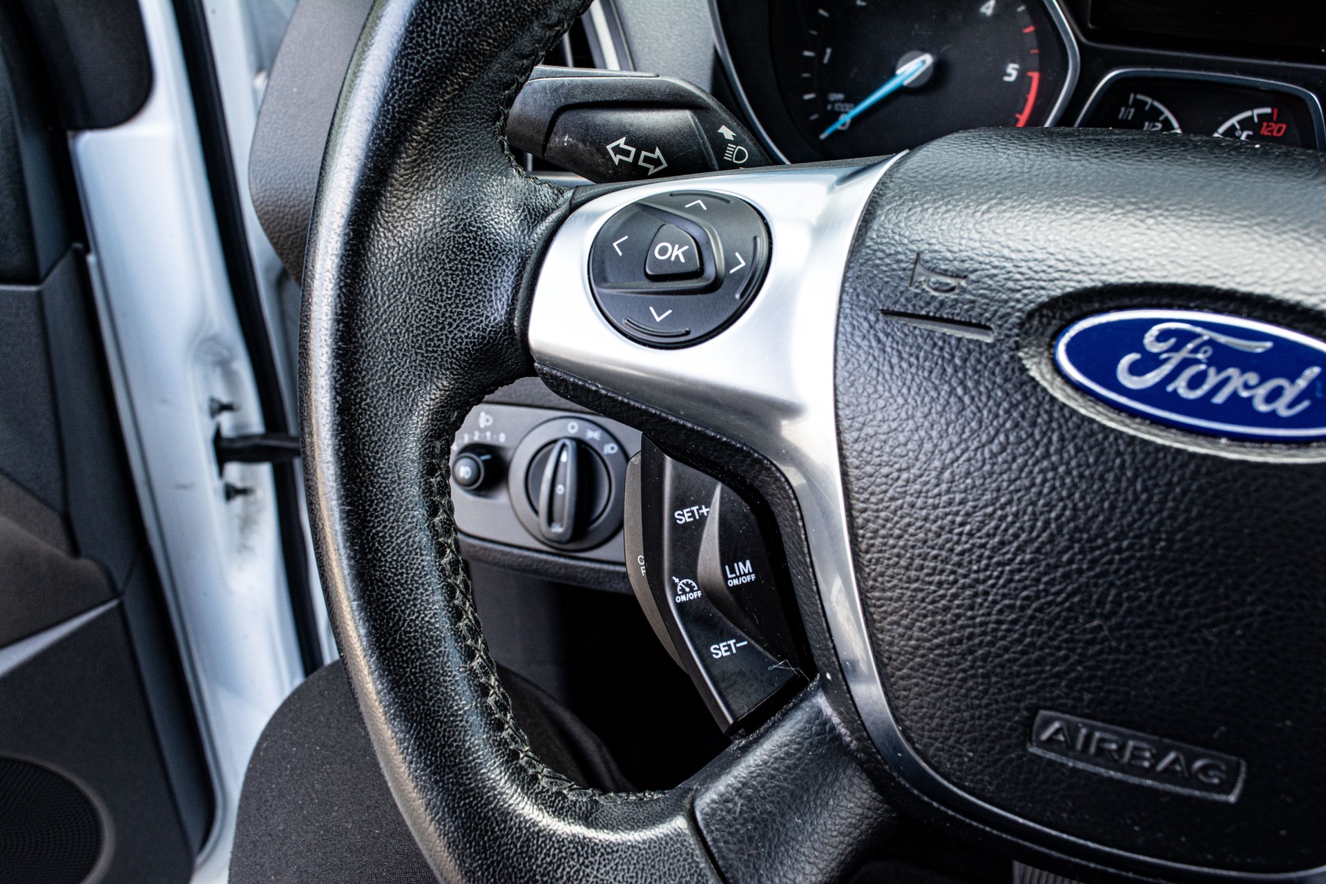 FORD Kuga 2.0 TDCi Titanium S 4WD PowerShift-image-18
