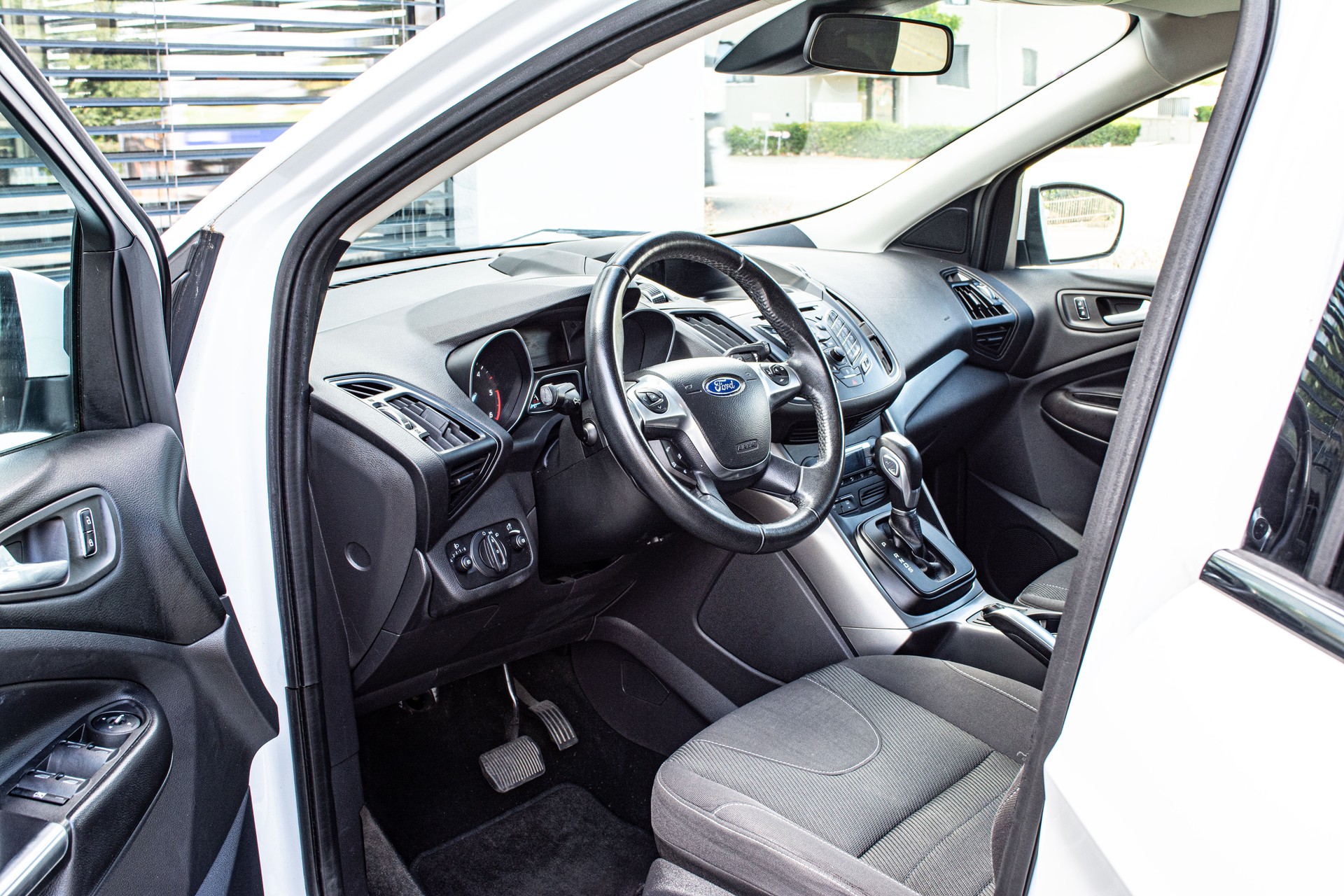 FORD Kuga 2.0 TDCi Titanium S 4WD PowerShift-image-10