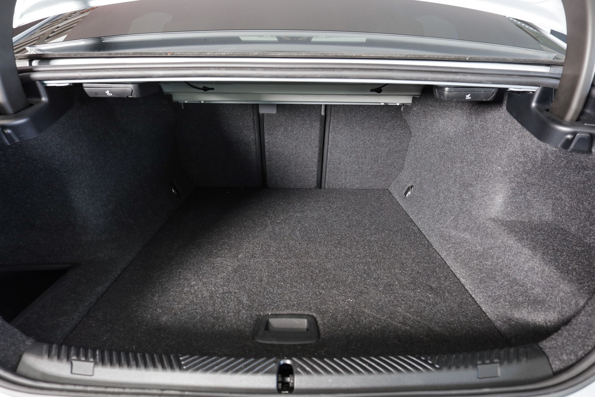 BMW i5 M60 xDrive M Sport Pro Brooklyn Grau * CH * Pack Travel & Confort-image-26