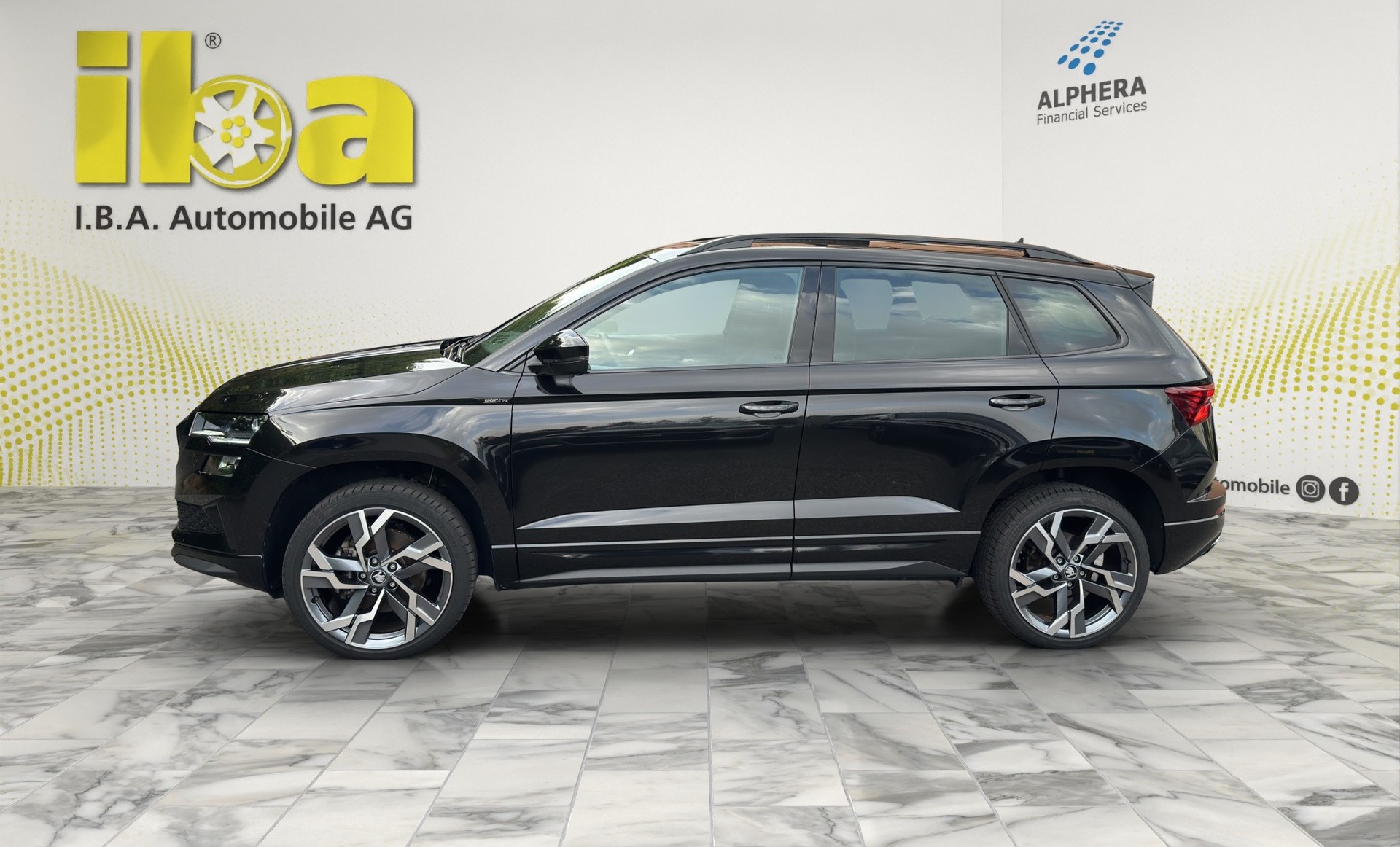 SKODA Karoq 1.5TSI Sport Line Aut. Panorama-Schiebedach-showroom-element-1