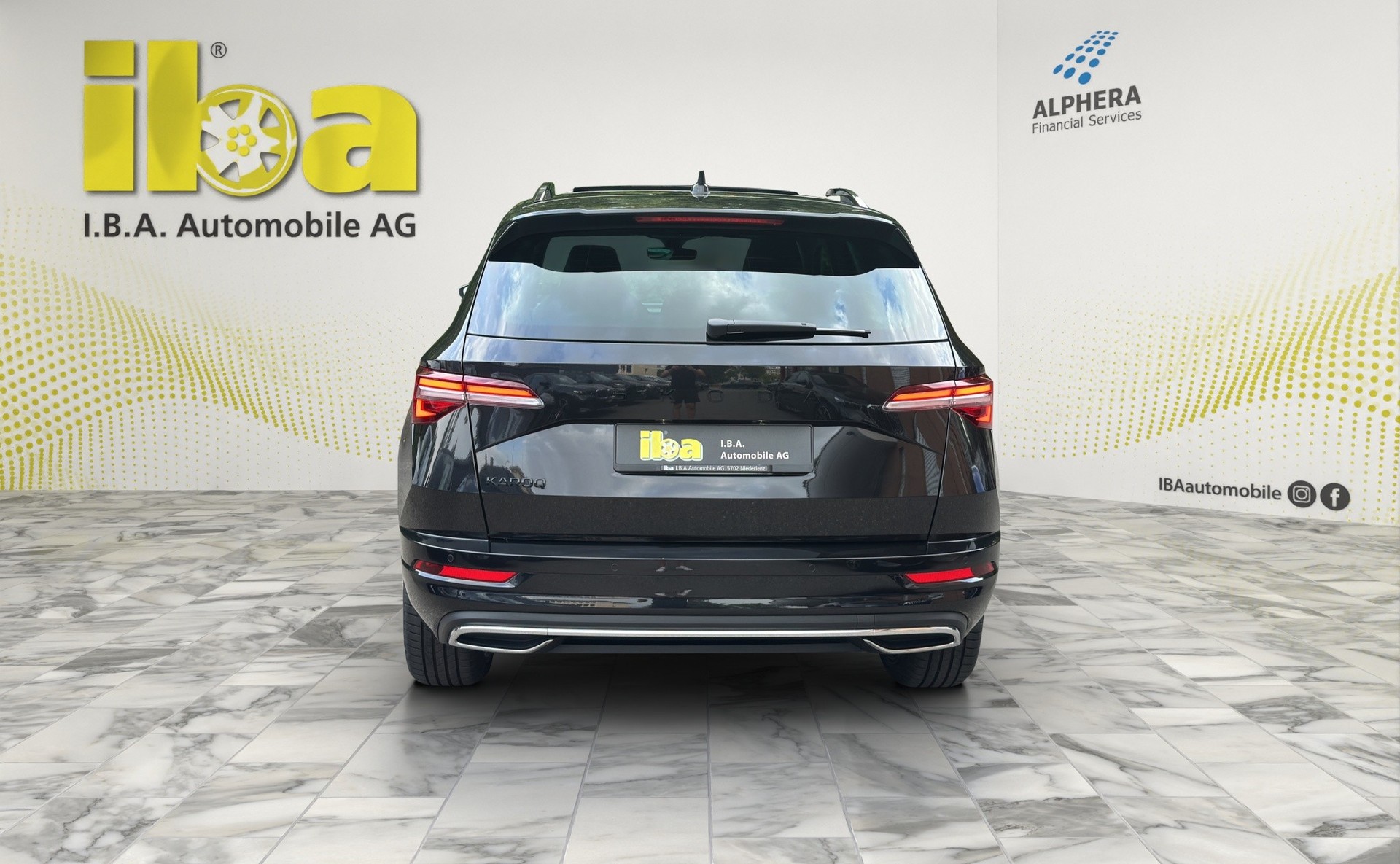 SKODA Karoq 1.5TSI Sport Line Aut. Panorama-Schiebedach-showroom-element-3