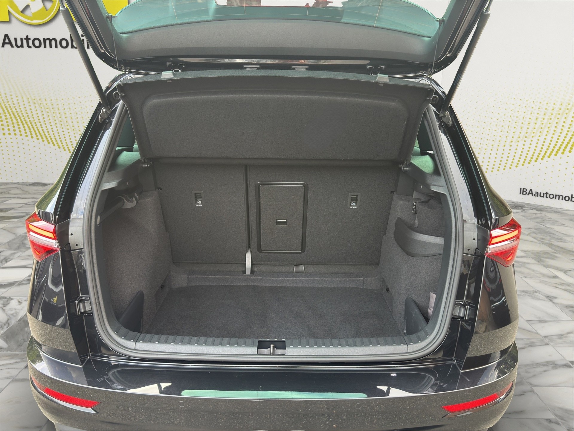 SKODA Karoq 1.5TSI Sport Line Aut. Panorama-Schiebedach-image-8