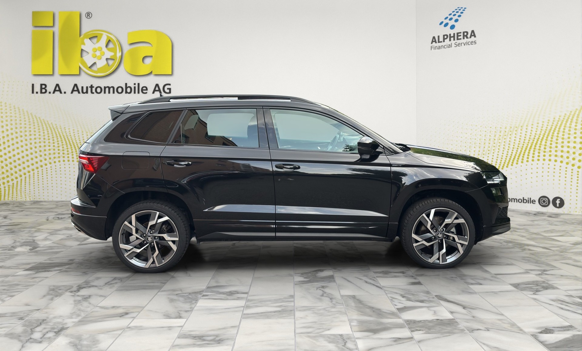 SKODA Karoq 1.5TSI Sport Line Aut. Panorama-Schiebedach-image-5
