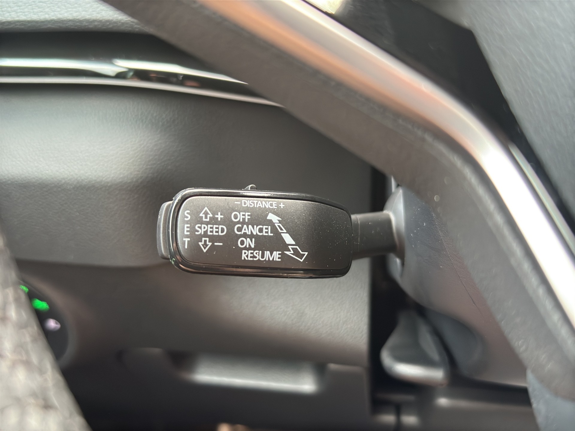 SKODA Karoq 1.5TSI Sport Line Aut. Panorama-Schiebedach-image-15