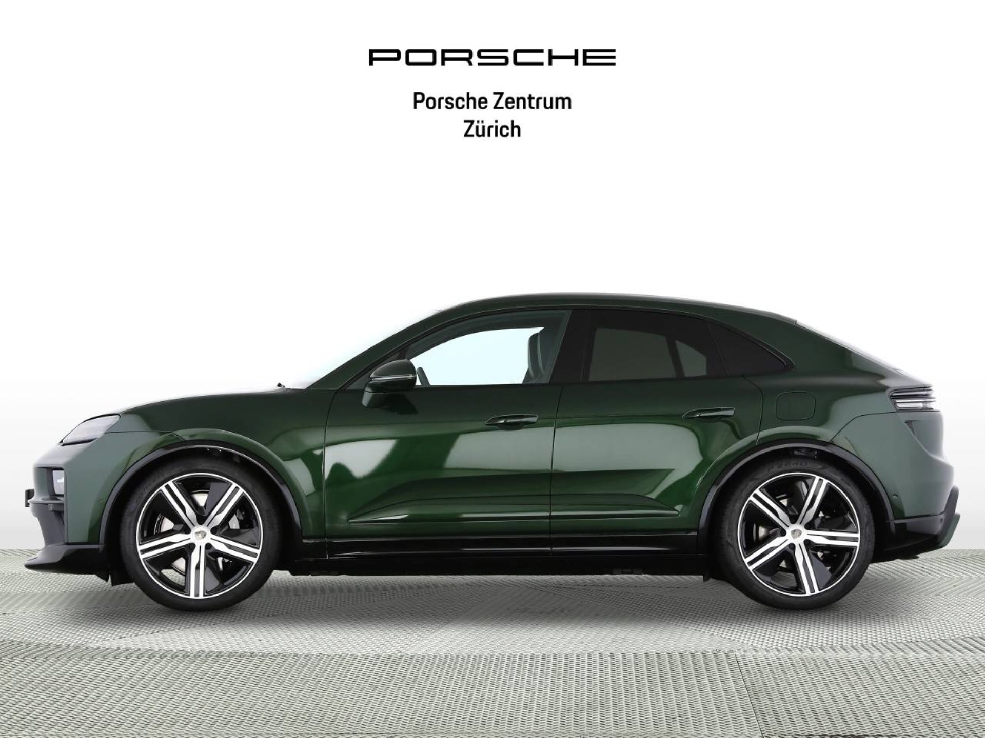 PORSCHE Macan Turbo-showroom-element-1
