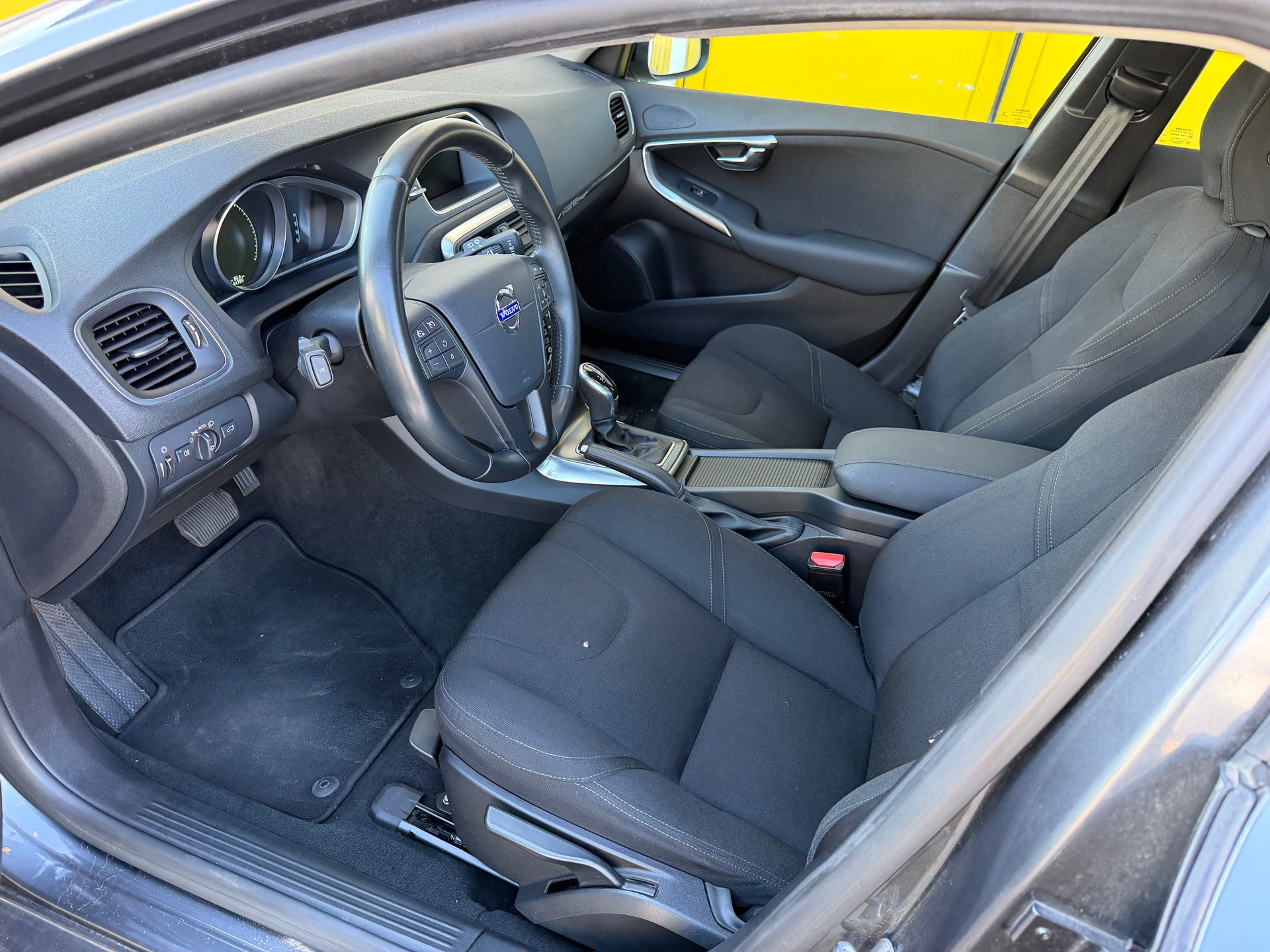 VOLVO V40 CC 2.0 T4 Kinetic AWD S/S-image-8