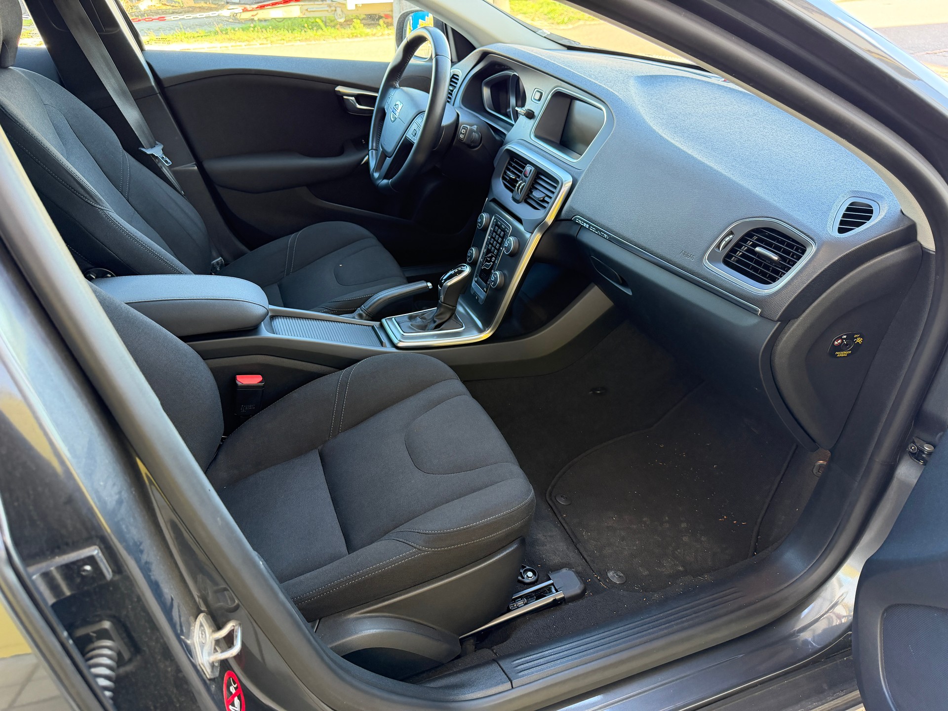 VOLVO V40 CC 2.0 T4 Kinetic AWD S/S-image-9