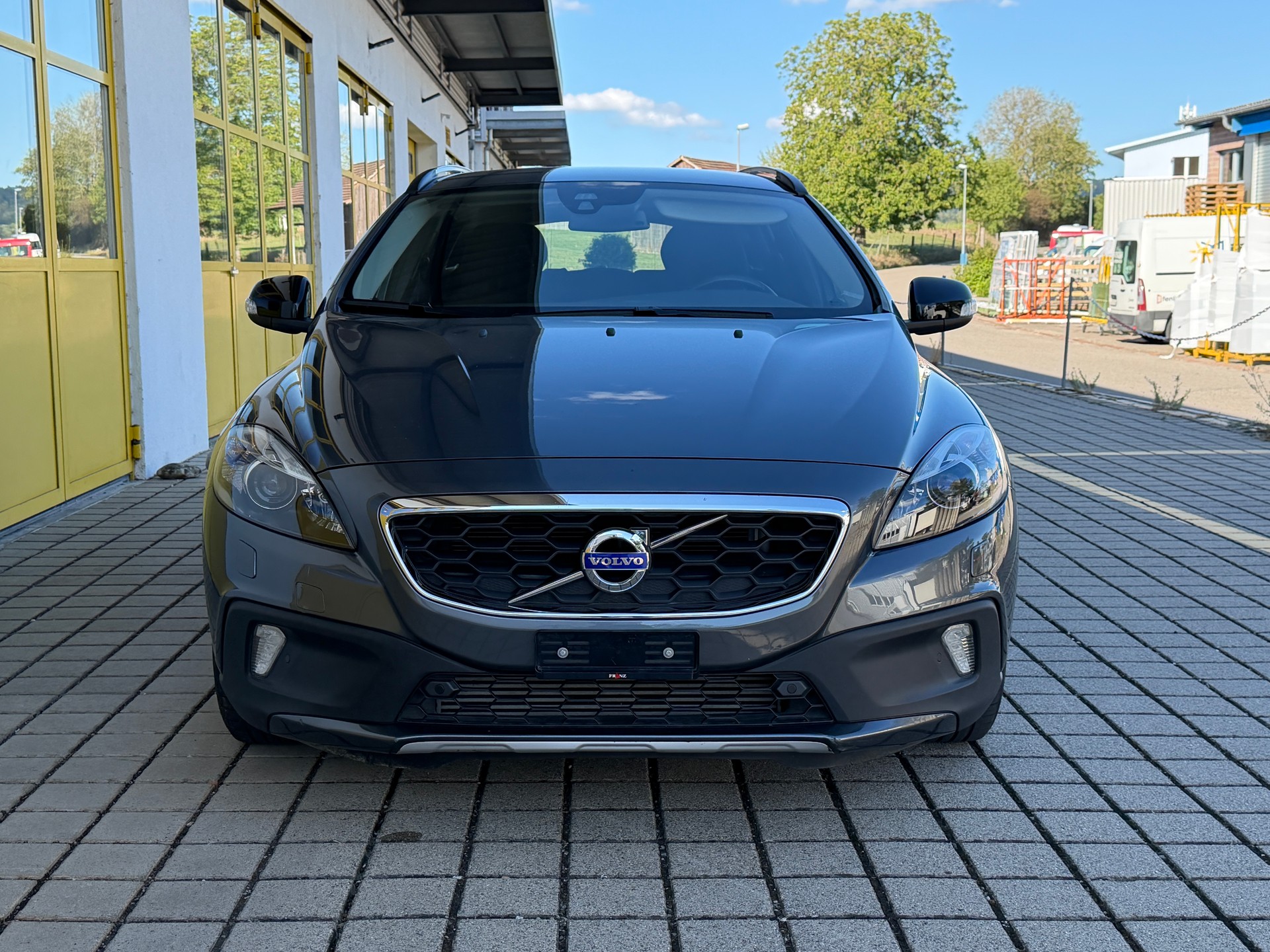 VOLVO V40 CC 2.0 T4 Kinetic AWD S/S-showroom-element-1