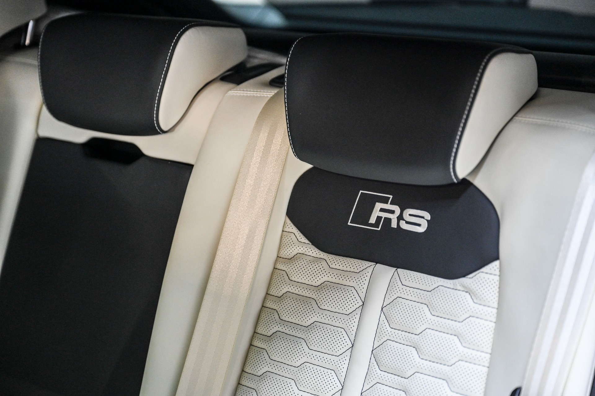 AUDI ABT RS Q8 Legacy Edition 1 of 125 SUV 4.0 V8 TFSI performance quattro Tiptronic-image-50