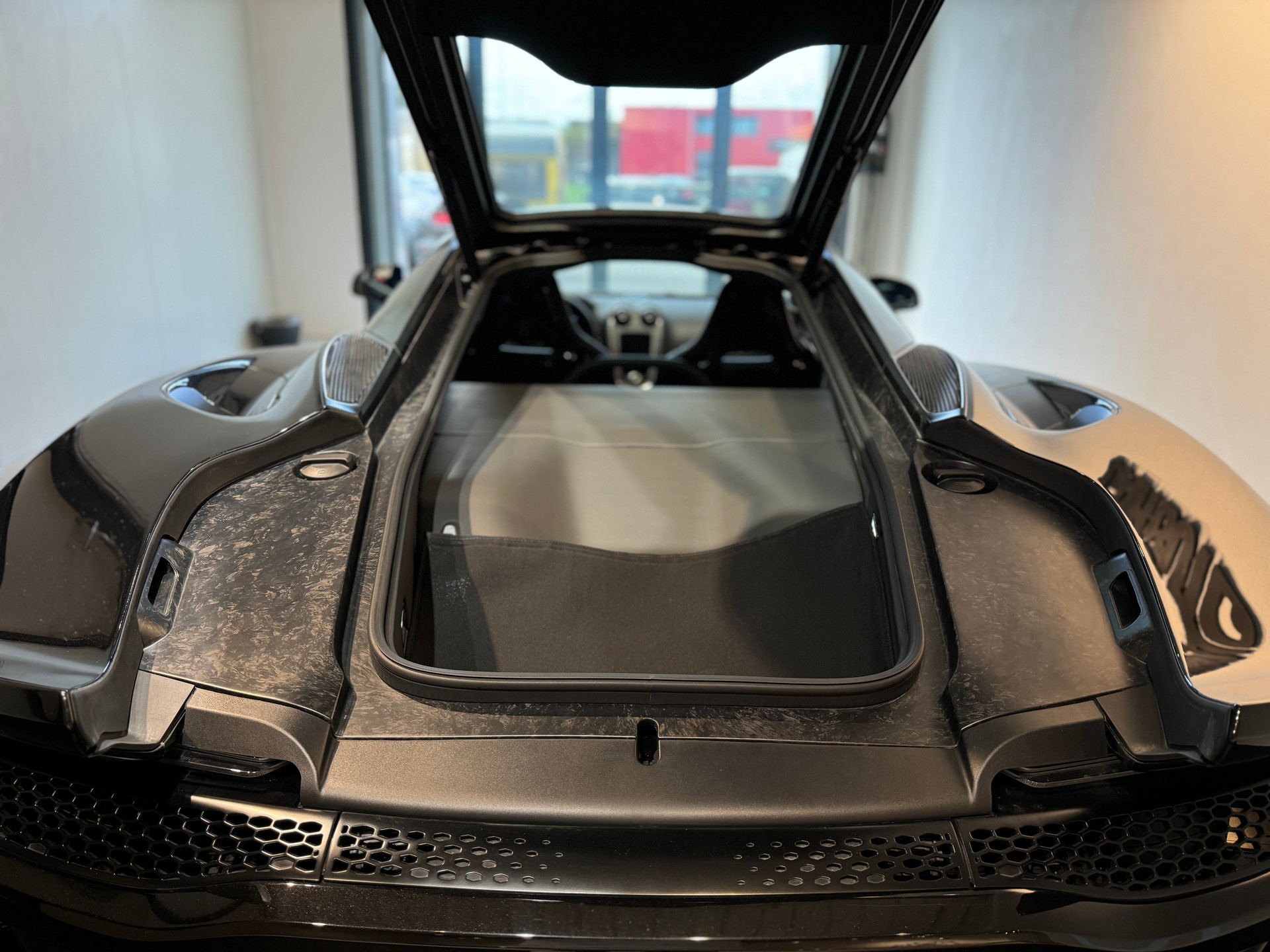 McLAREN GT Onyx FULL BLACK đ Free Service!-image-15