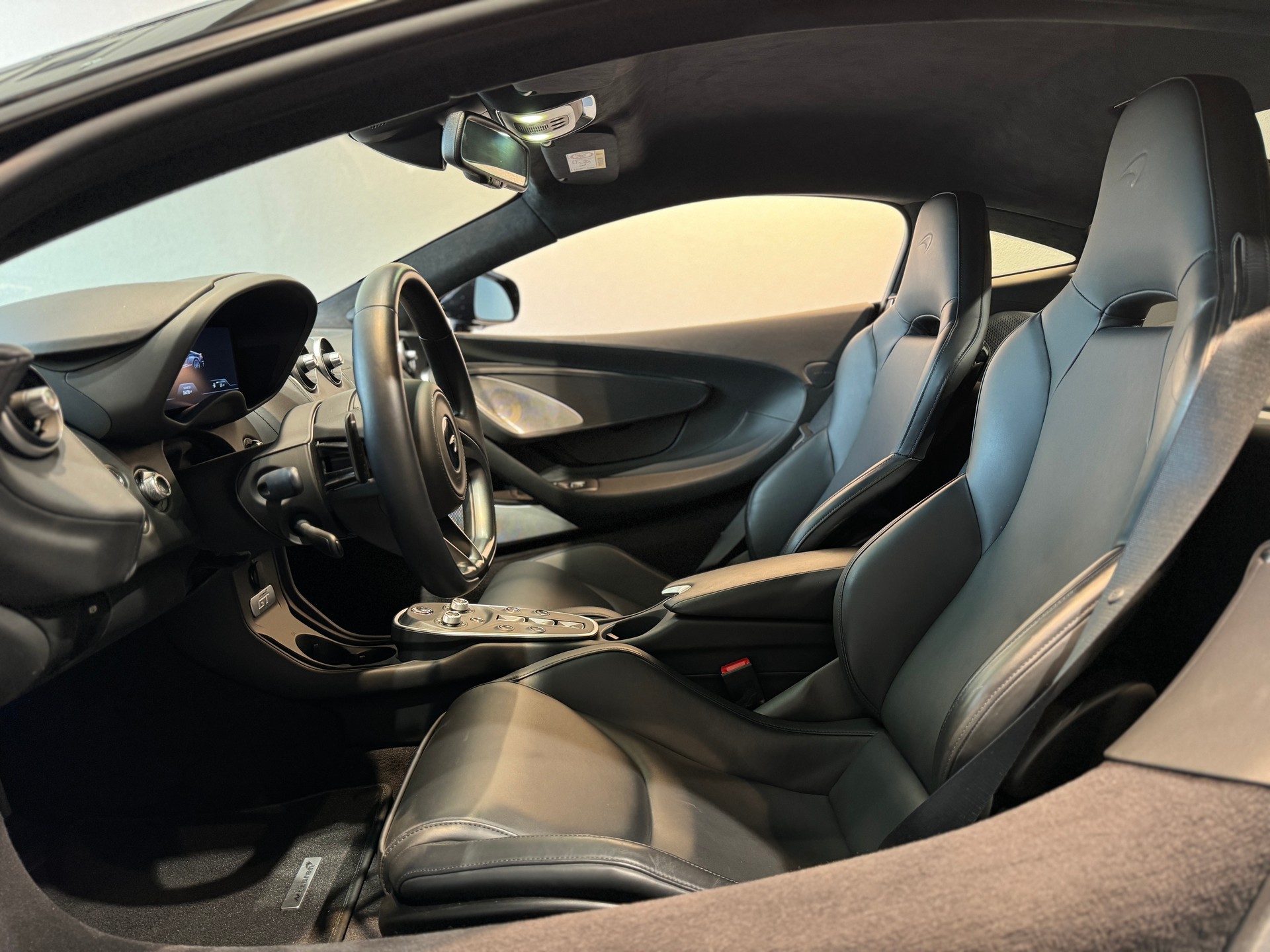 McLAREN GT Onyx FULL BLACK đ Free Service!-image-13